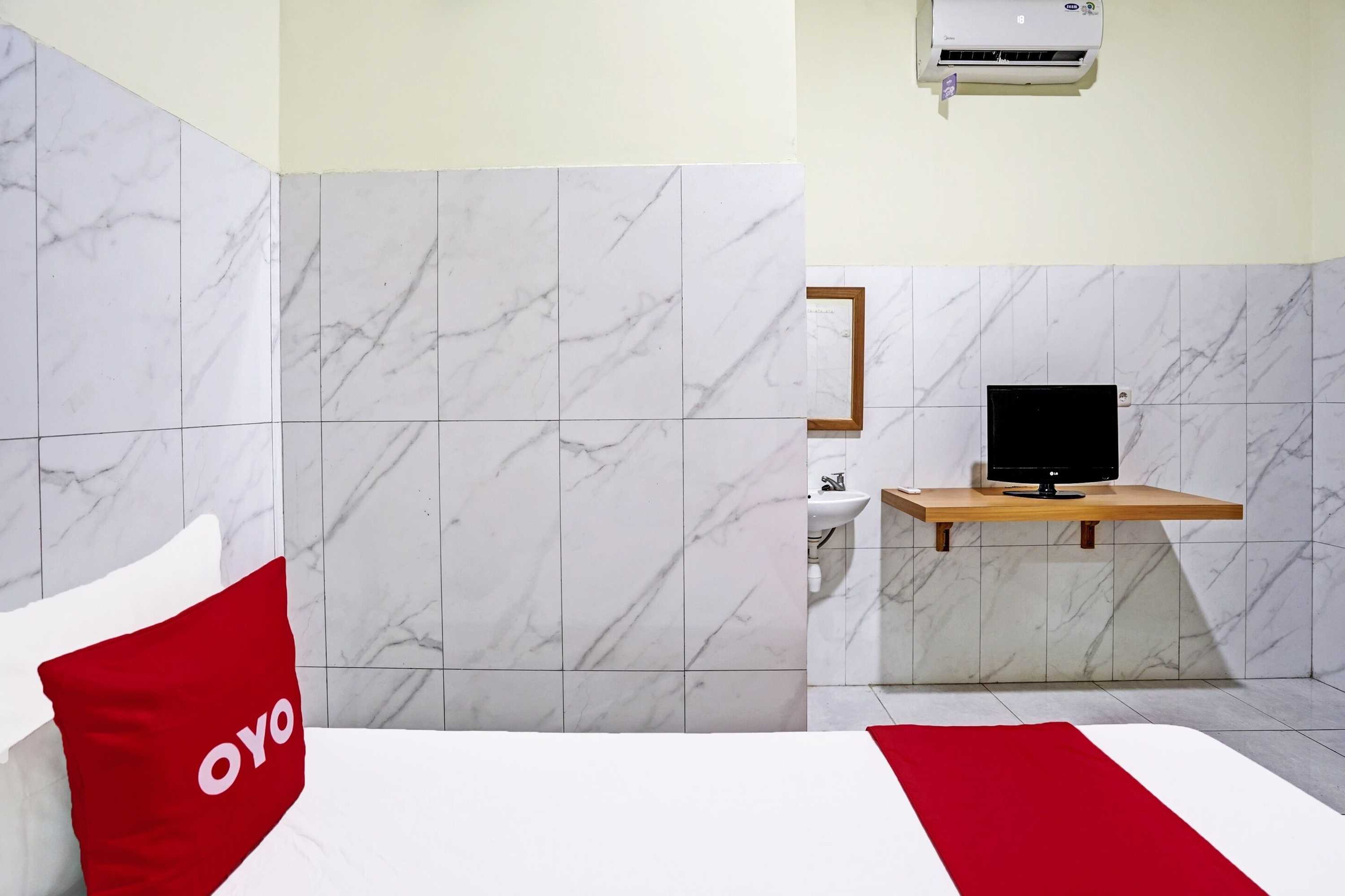Gift card for Oyo Life 91884 Kost Kusuma Dewi Syariah Gift card for Oyo Life 91884 Kost Kusuma Dewi Syariah
