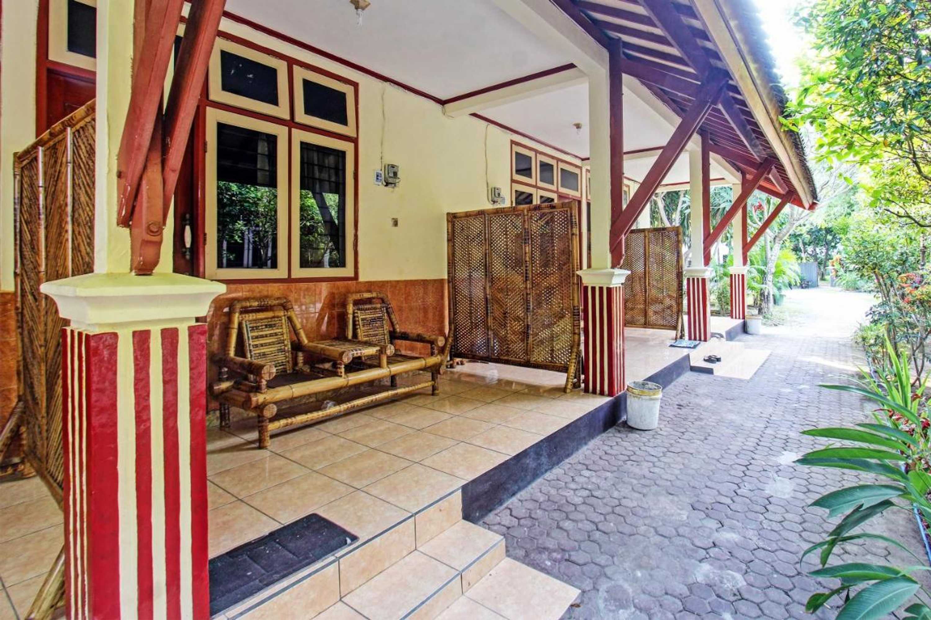 Gift card for Oyo 92710 Losmen Tjabe Merah