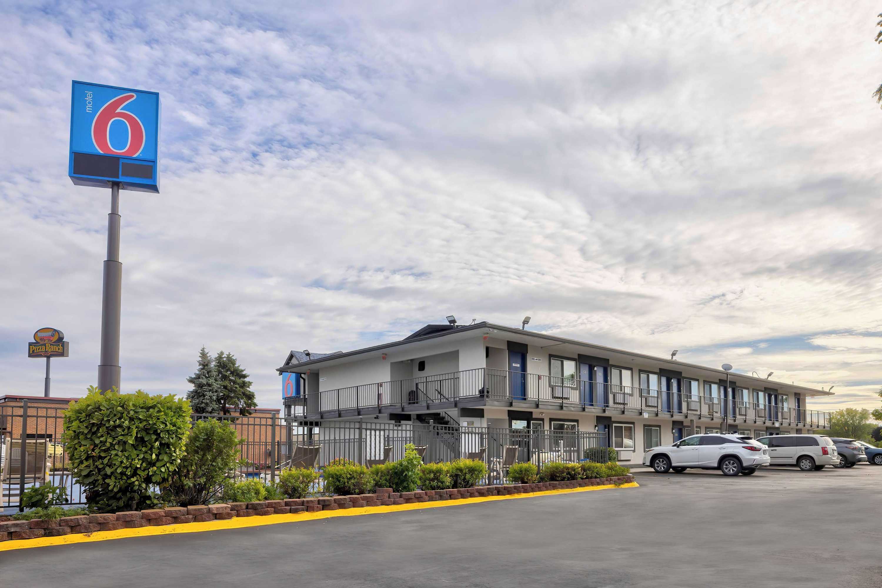 Gift card for Motel 6 Oshkosh, WI