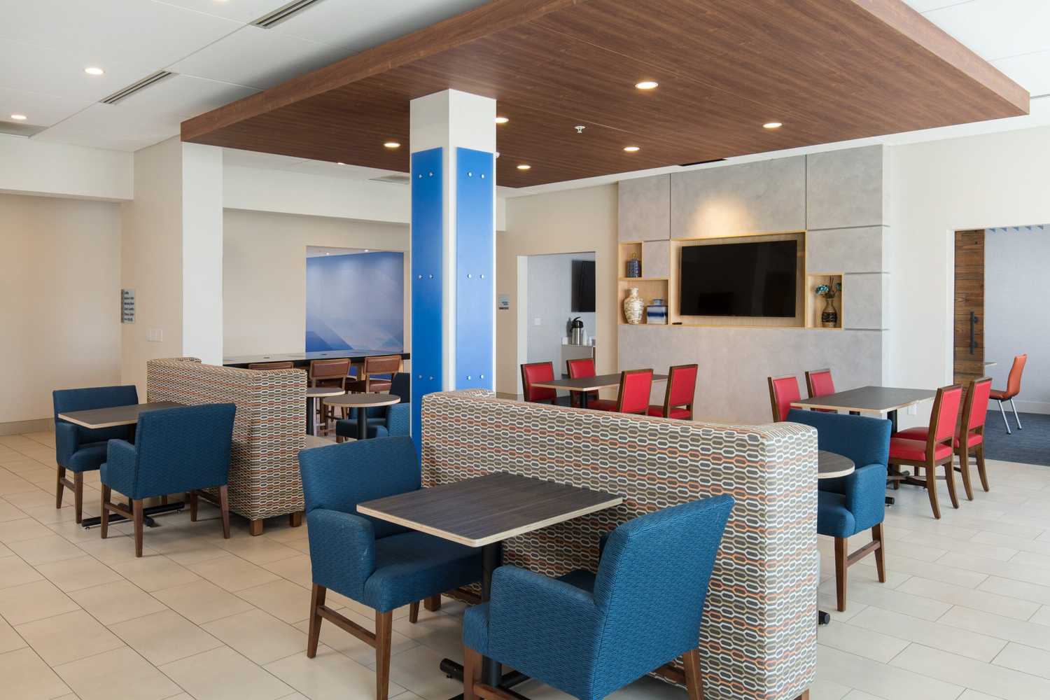 Gift card for Holiday Inn Express Visalia Sequoia Gateway Area by Ihg Gift card for Holiday Inn Express Visalia Sequoia Gateway Area by Ihg