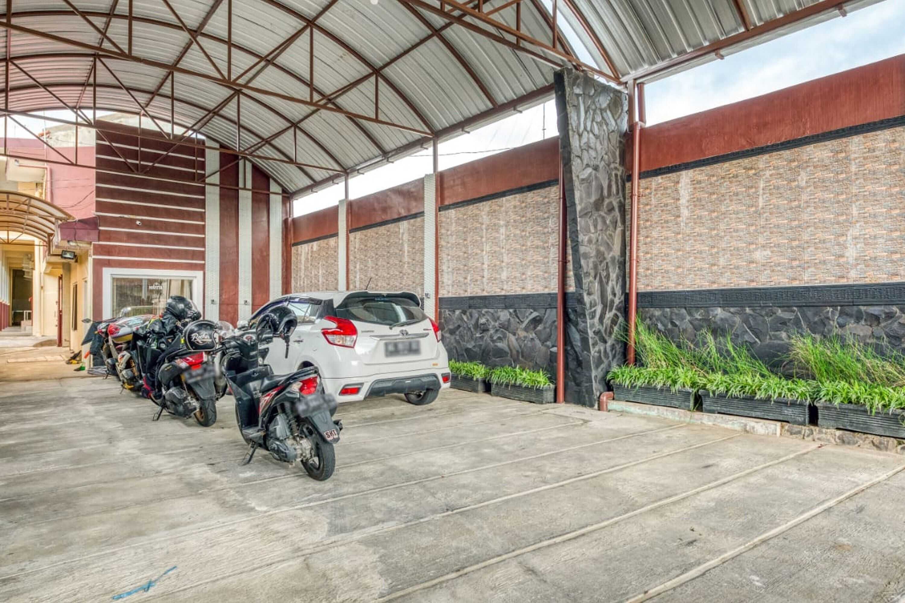 Gift card for Reddoorz Syariah Near Kebon Rojo Park Blitar Gift card for Reddoorz Syariah Near Kebon Rojo Park Blitar