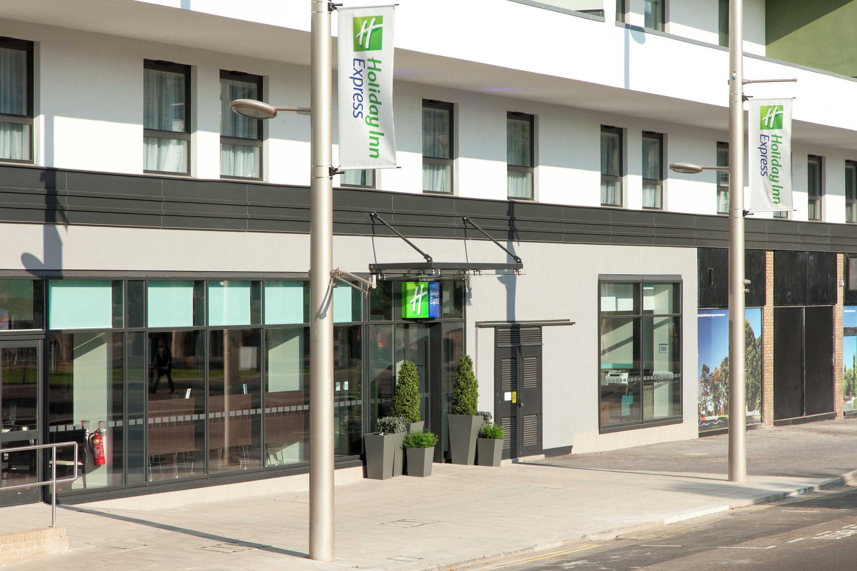 Gift card for Holiday Inn Express Middlesbrough - Centre Square by Ihg Gift card for Holiday Inn Express Middlesbrough - Centre Square by Ihg