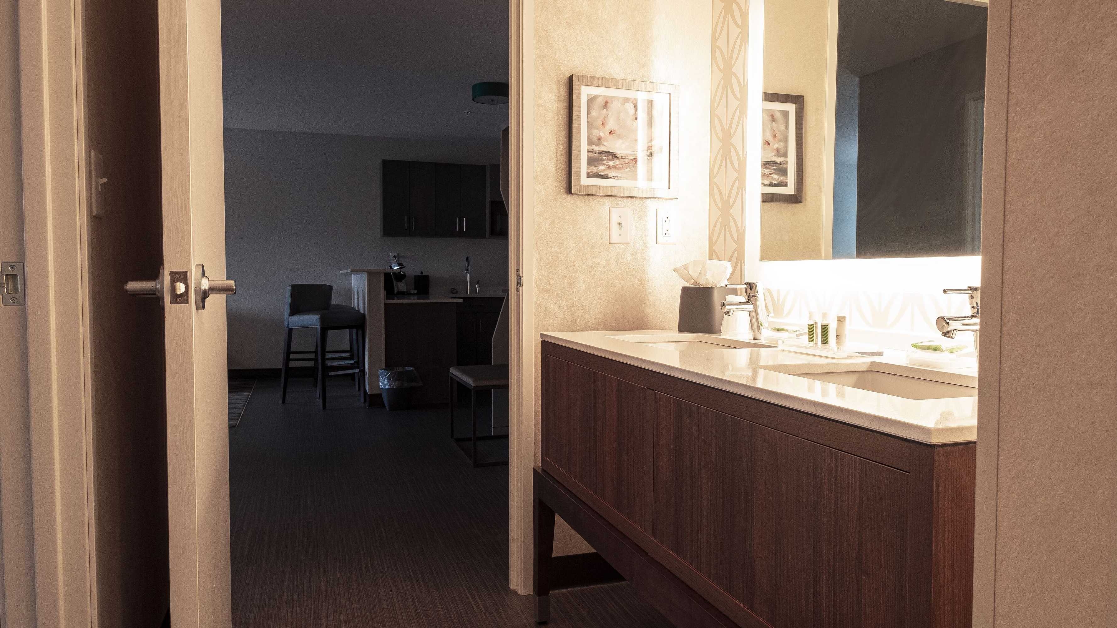 Gift card for Holiday Inn & Suites Philadelphia W - Drexel Hill by Ihg Gift card for Holiday Inn & Suites Philadelphia W - Drexel Hill by Ihg