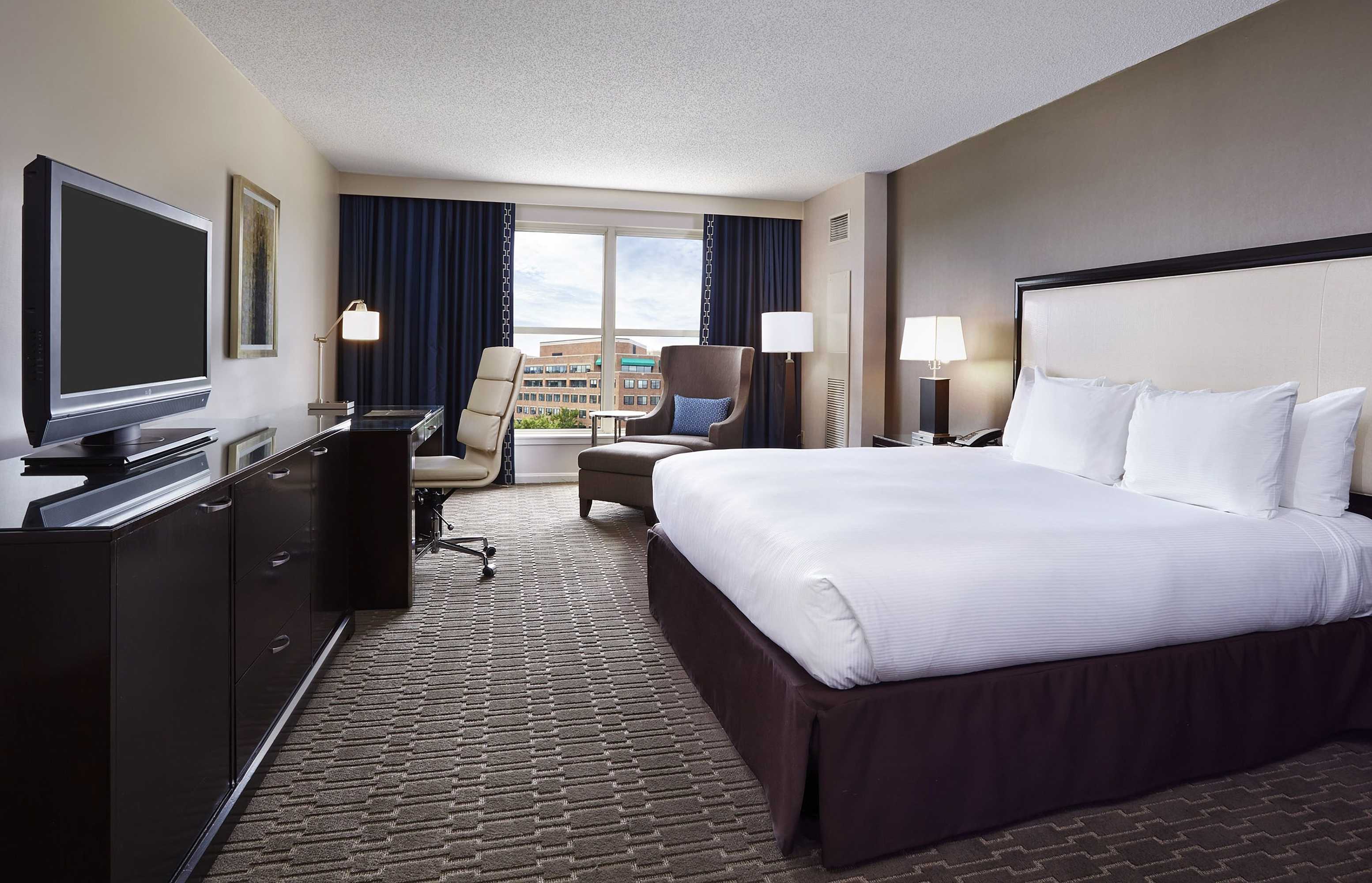Gift card for Hilton Alexandria Old Town Gift card for Hilton Alexandria Old Town