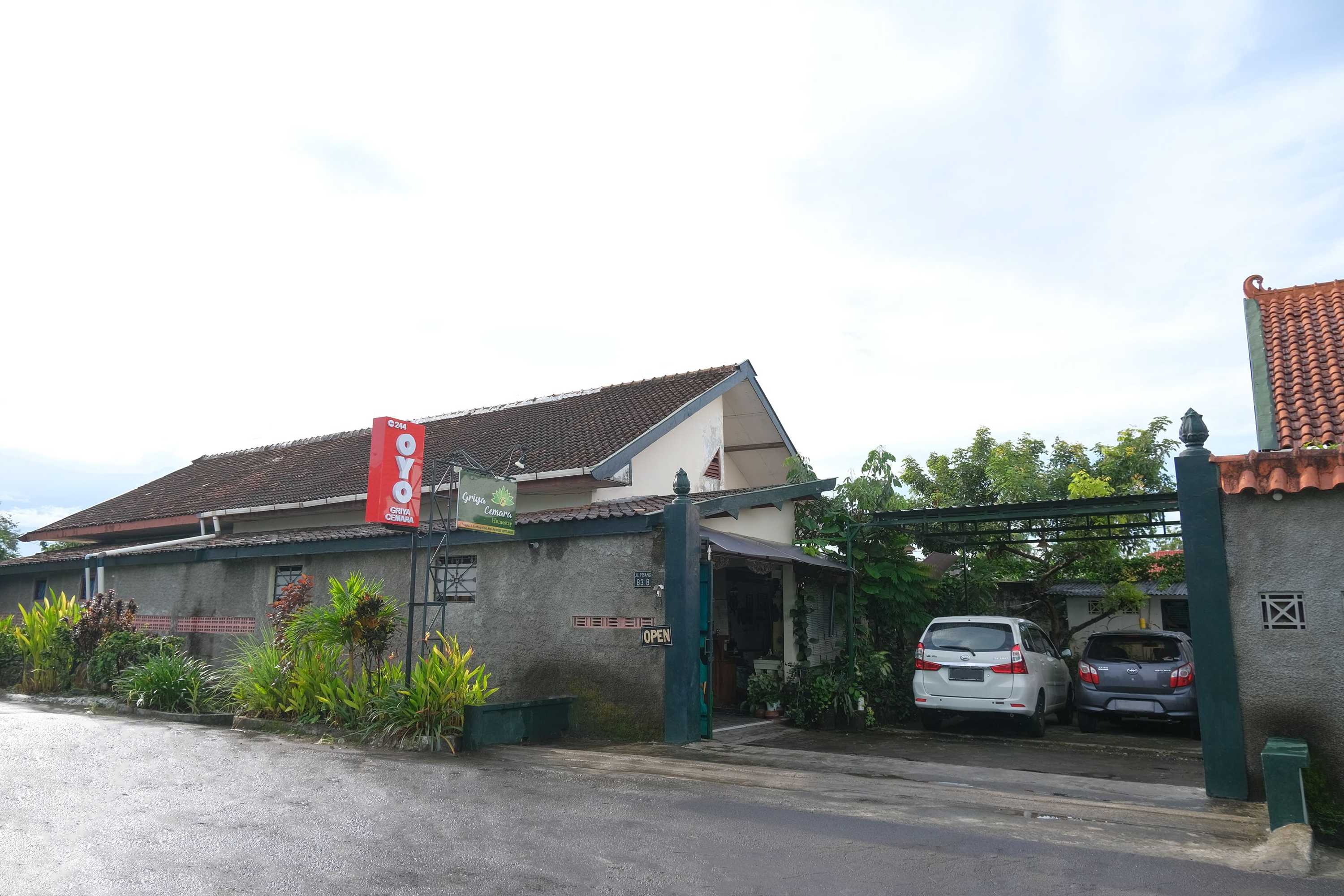 Gift card for Reddoorz at Griya Cemara Homestay Yogyakarta Gift card for Reddoorz at Griya Cemara Homestay Yogyakarta
