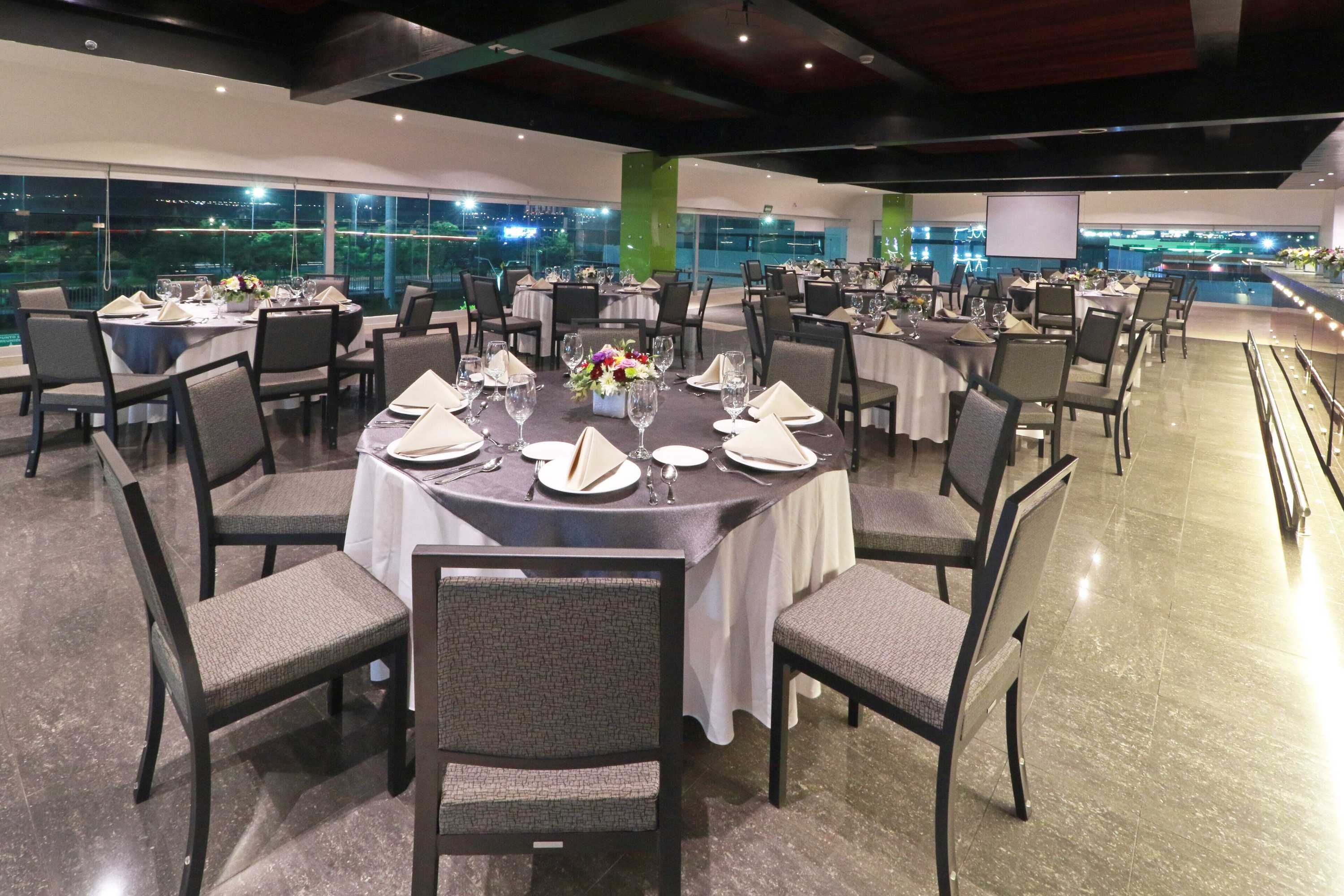 Gift card for Holiday Inn Queretaro Zona Krystal by Ihg Gift card for Holiday Inn Queretaro Zona Krystal by Ihg