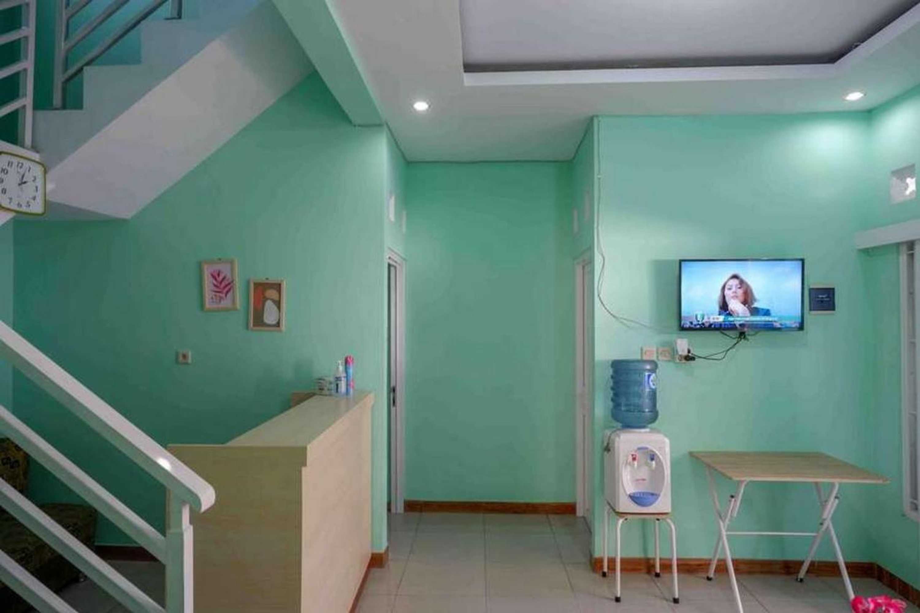 Gift card for Griya Zukarnaen Syariah Mitra Reddoorz Gift card for Griya Zukarnaen Syariah Mitra Reddoorz