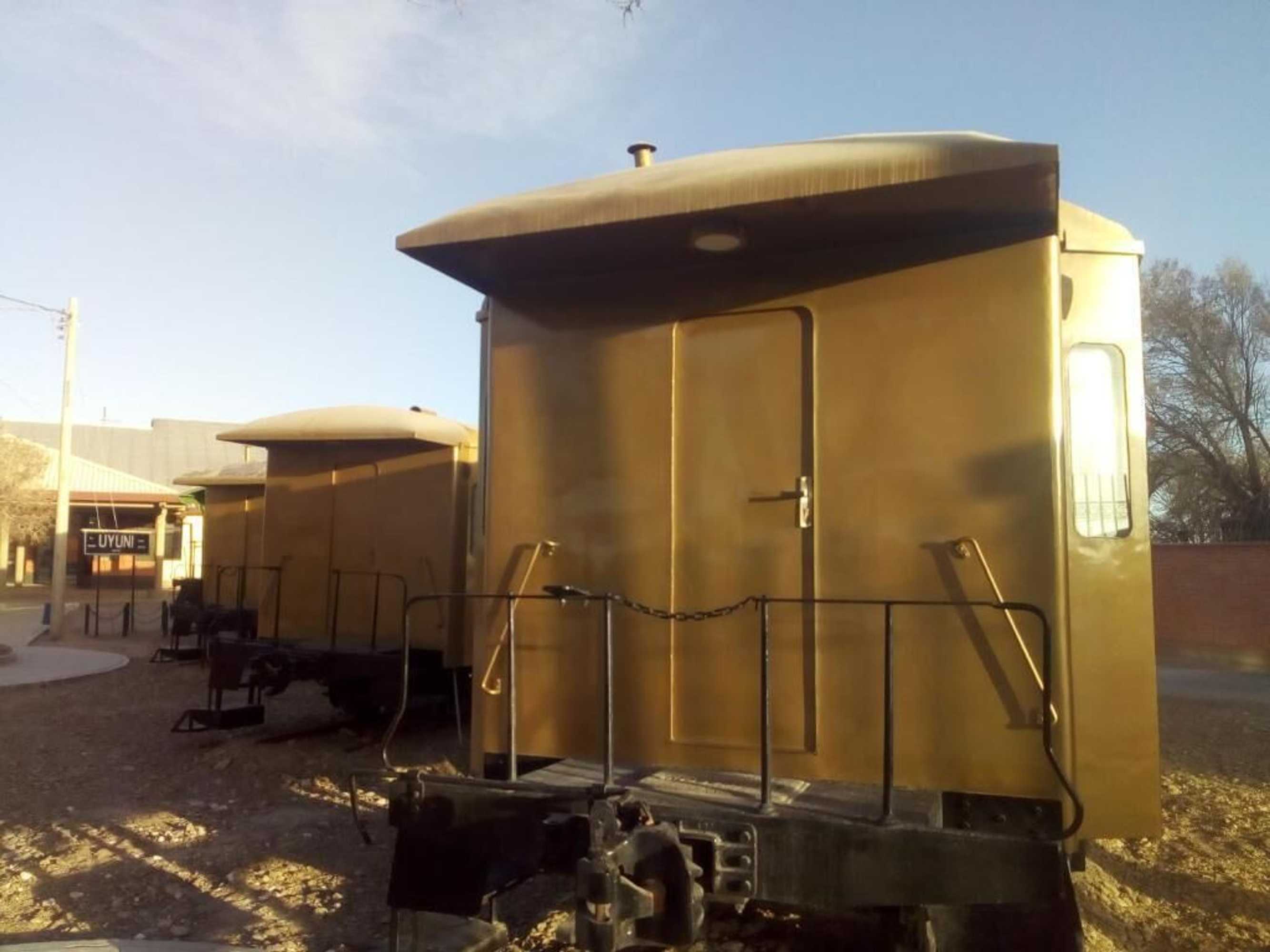 Gift card for Onkel Inn Wagon Sleepbox Uyuni Gift card for Onkel Inn Wagon Sleepbox Uyuni