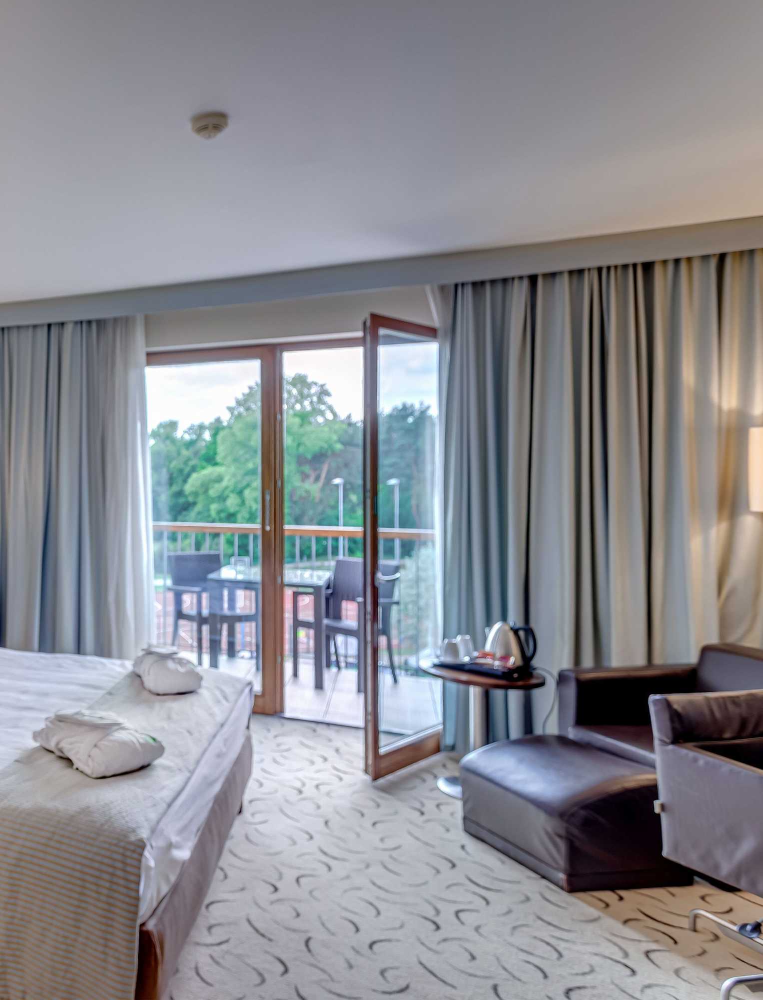 Gift card for Holiday Inn Resort Warszawa Józefów**** by Ihg Gift card for Holiday Inn Resort Warszawa Józefów**** by Ihg