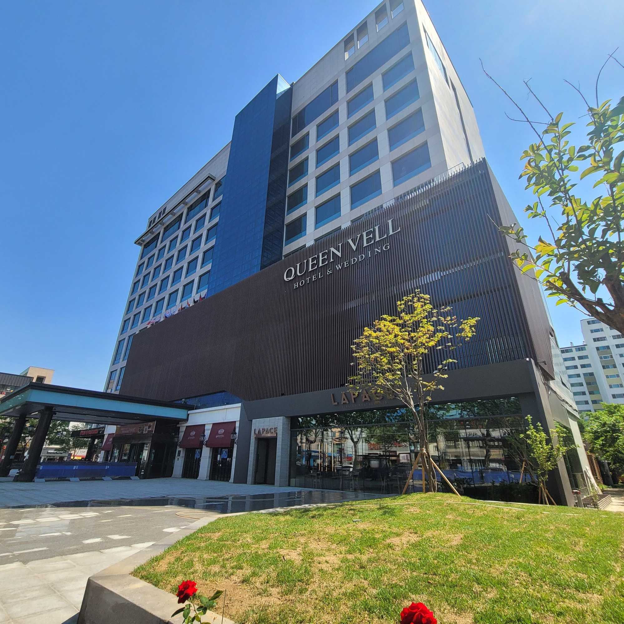 Gift card for Queen Vell Hotel & Wedding Gift card for Queen Vell Hotel & Wedding