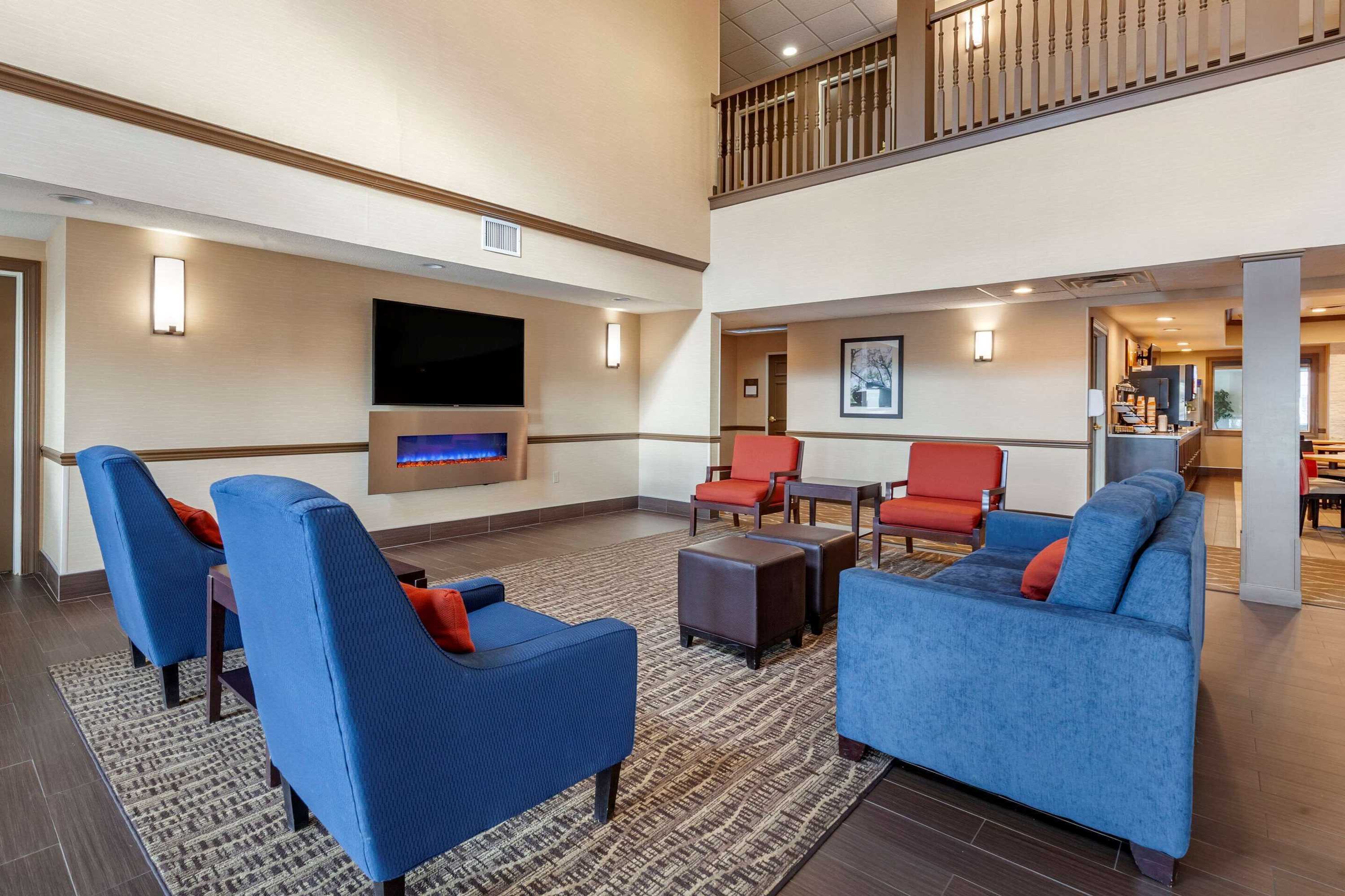 Gift card for Comfort Inn & Suites Geneva - West Chicago Gift card for Comfort Inn & Suites Geneva - West Chicago