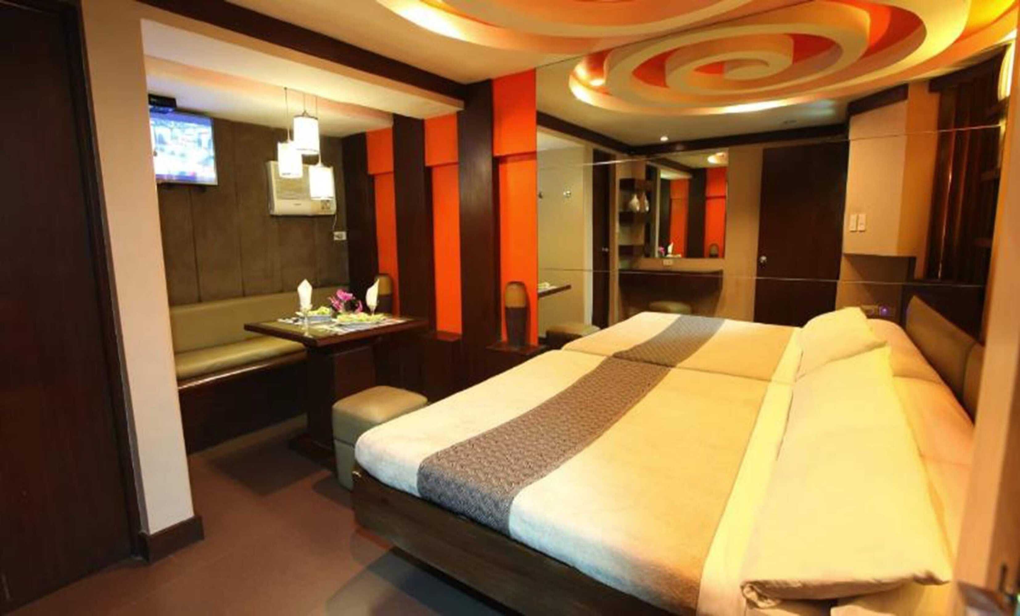 Gift card for Victoria Court Las Piñas Gift card for Victoria Court Las Piñas