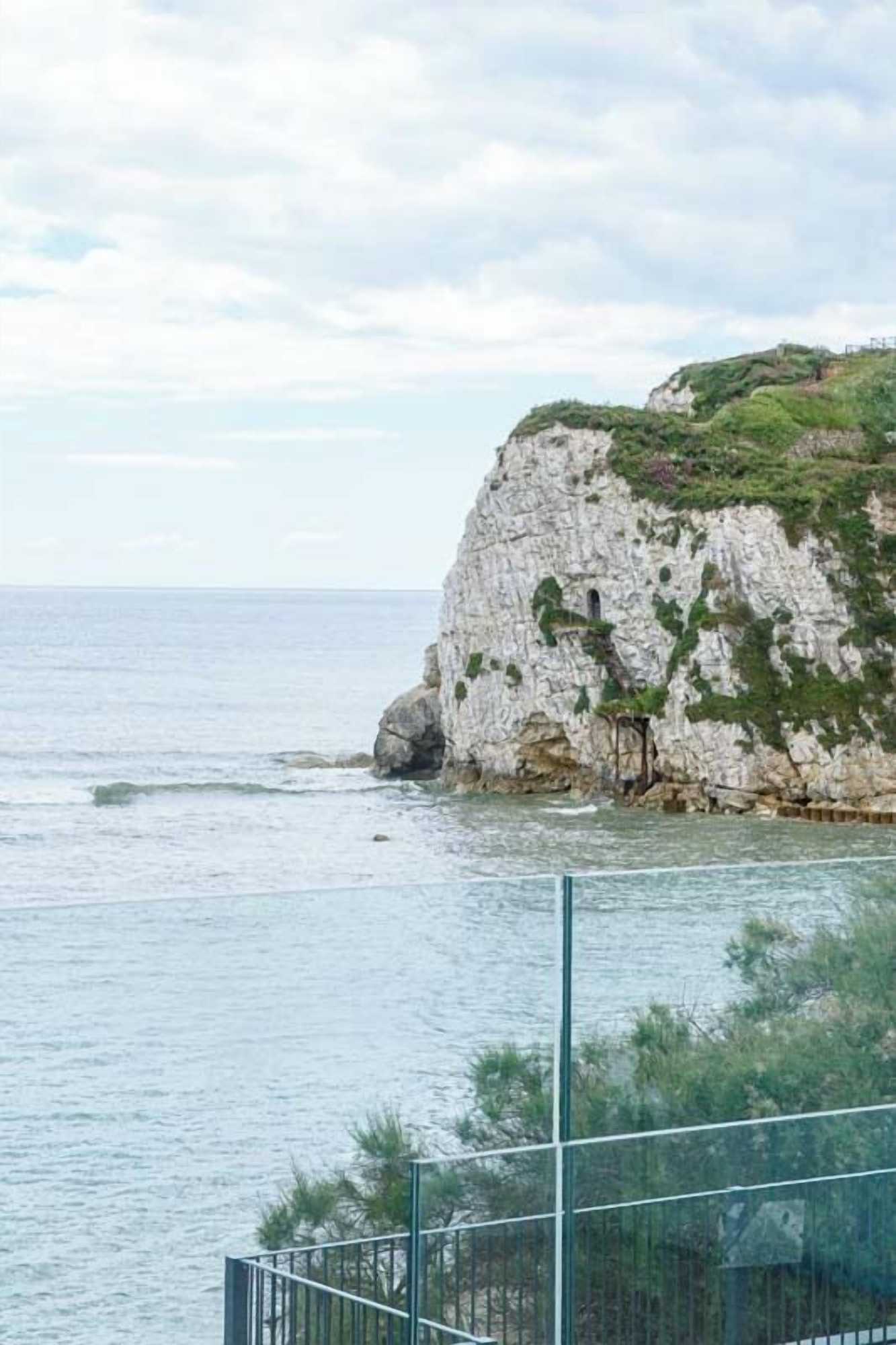 Gift card for Albion Hotel - Freshwater Bay Gift card for Albion Hotel - Freshwater Bay