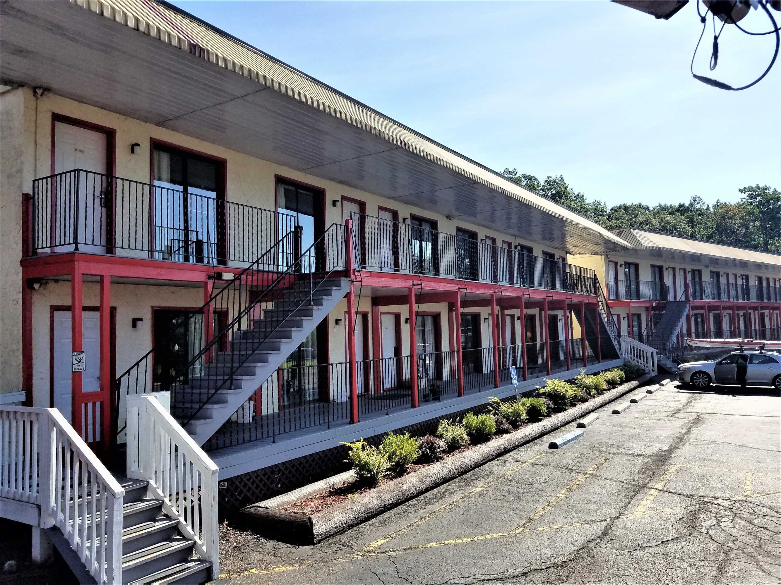 Gift card for Econo Lodge Inn & Suites Lake Harmony - Pocono Mountains Area Gift card for Econo Lodge Inn & Suites Lake Harmony - Pocono Mountains Area