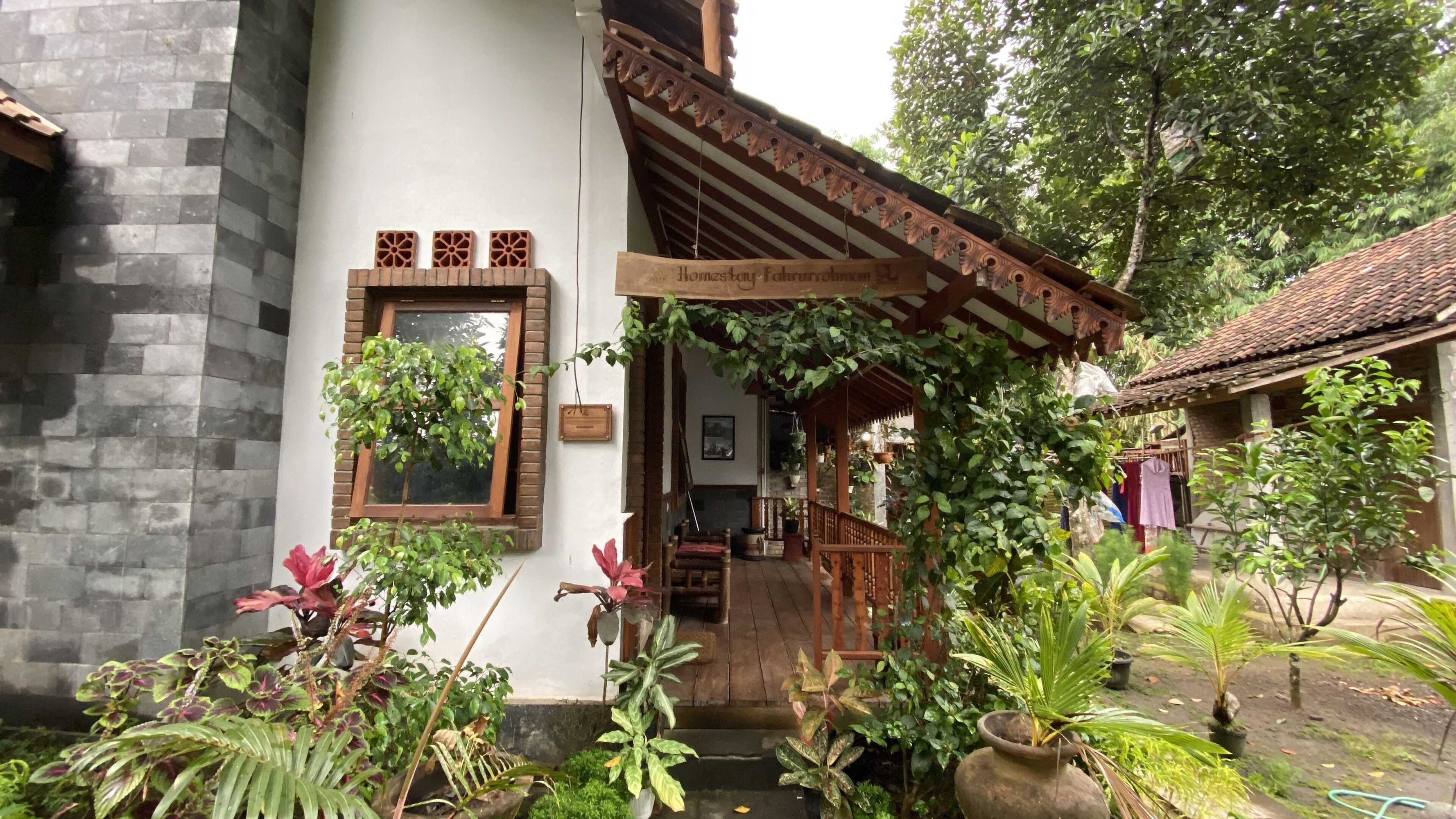 Gift card for Homestay Candi Pawon Fahrurohman Syariah Gift card for Homestay Candi Pawon Fahrurohman Syariah