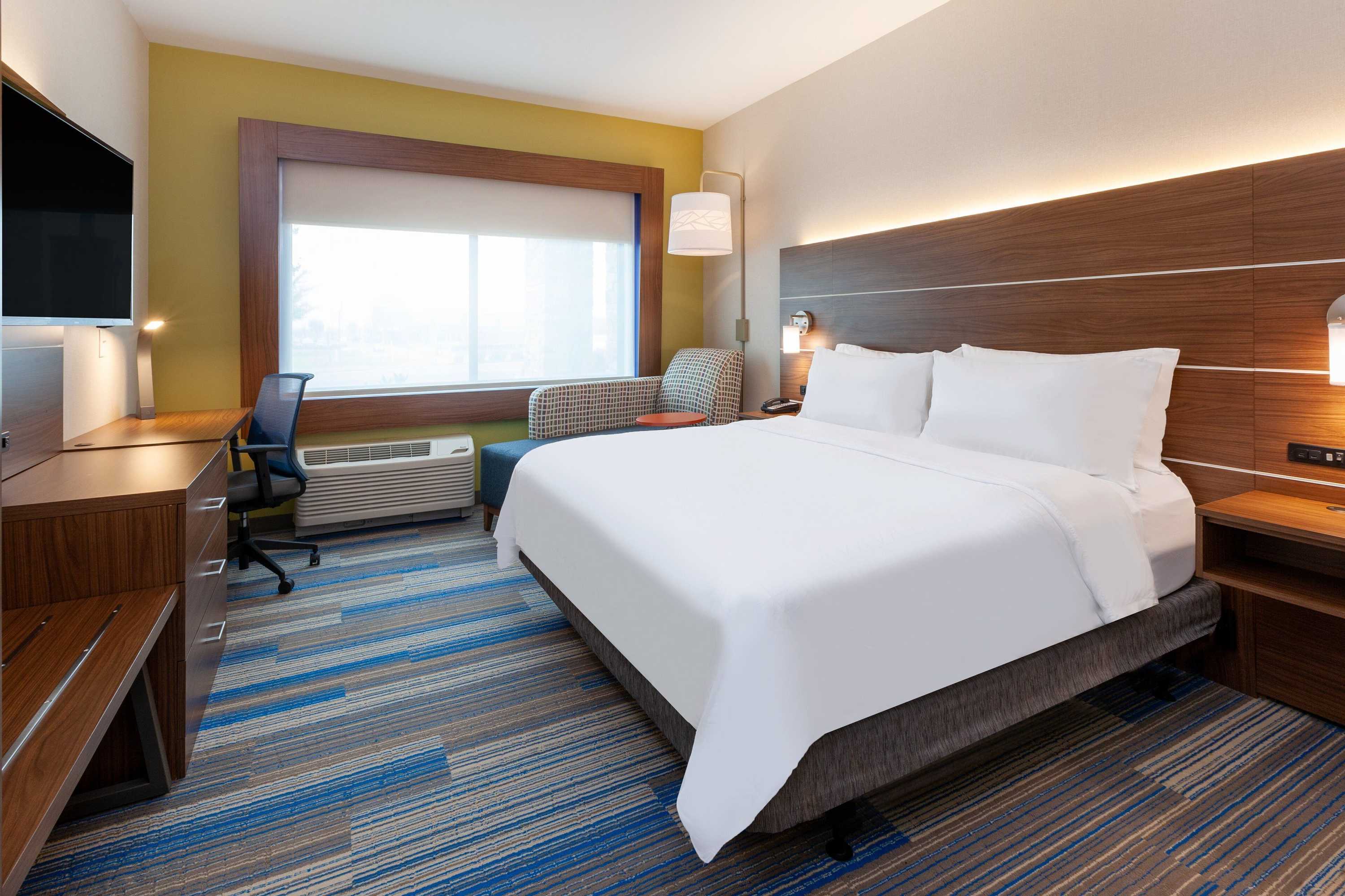 Gift card for Holiday Inn Express & Suites Brunswick - Harpers Ferry Area by Ihg Gift card for Holiday Inn Express & Suites Brunswick - Harpers Ferry Area by Ihg