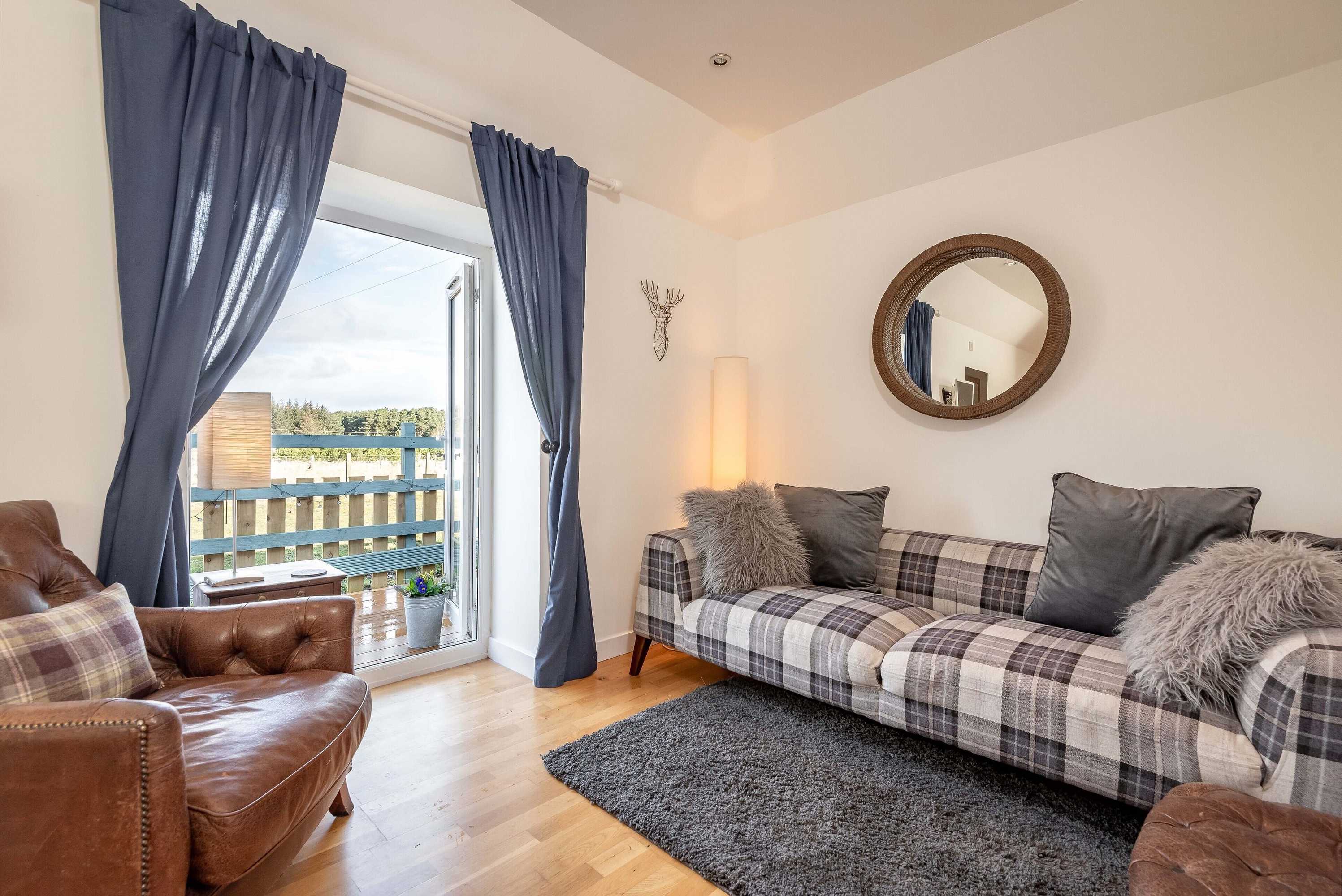 Gift card for Redlands Country Lodge - 3 Apartments With Hot Tubs