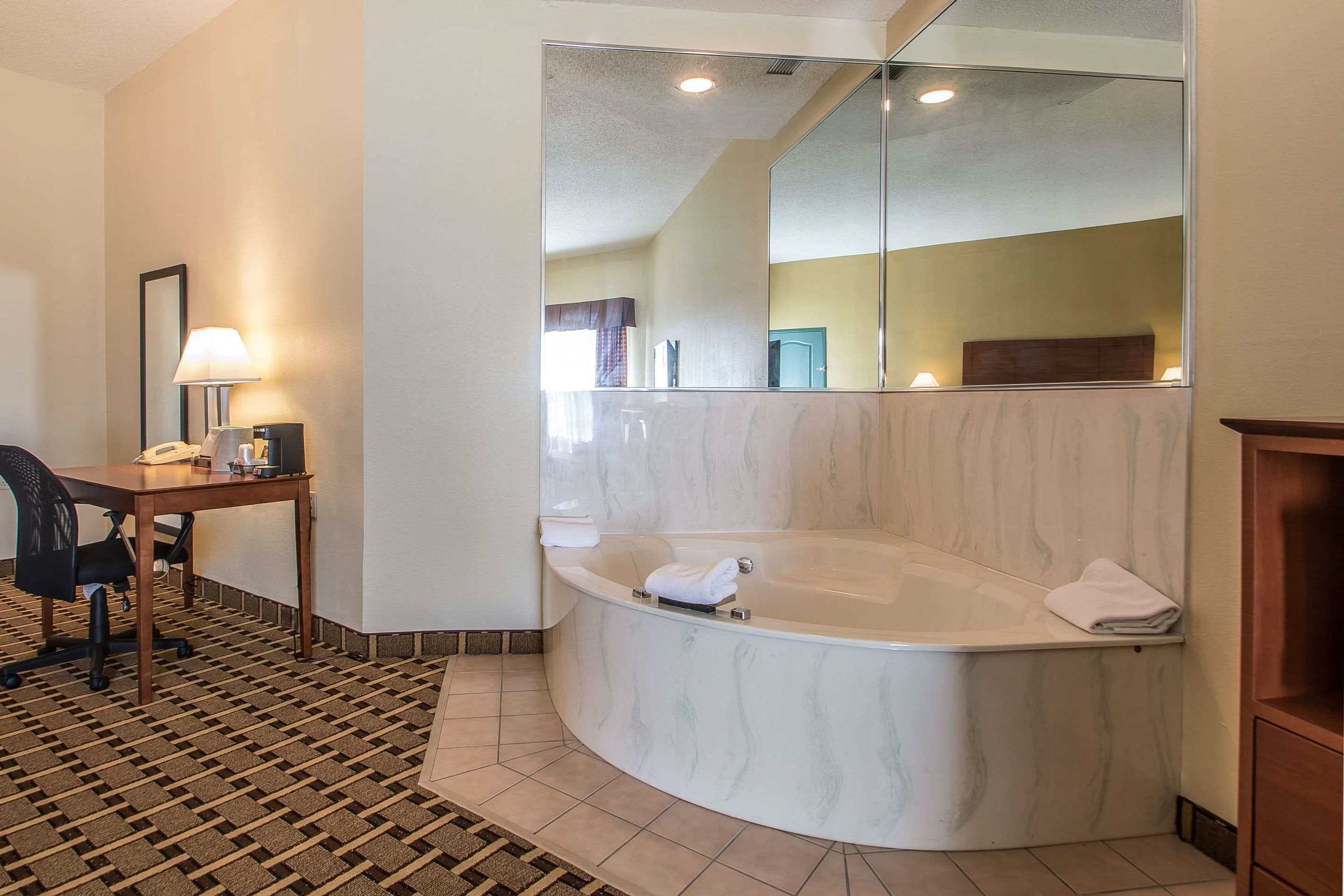 Gift card for Quality Inn & Suites East Troy I-43