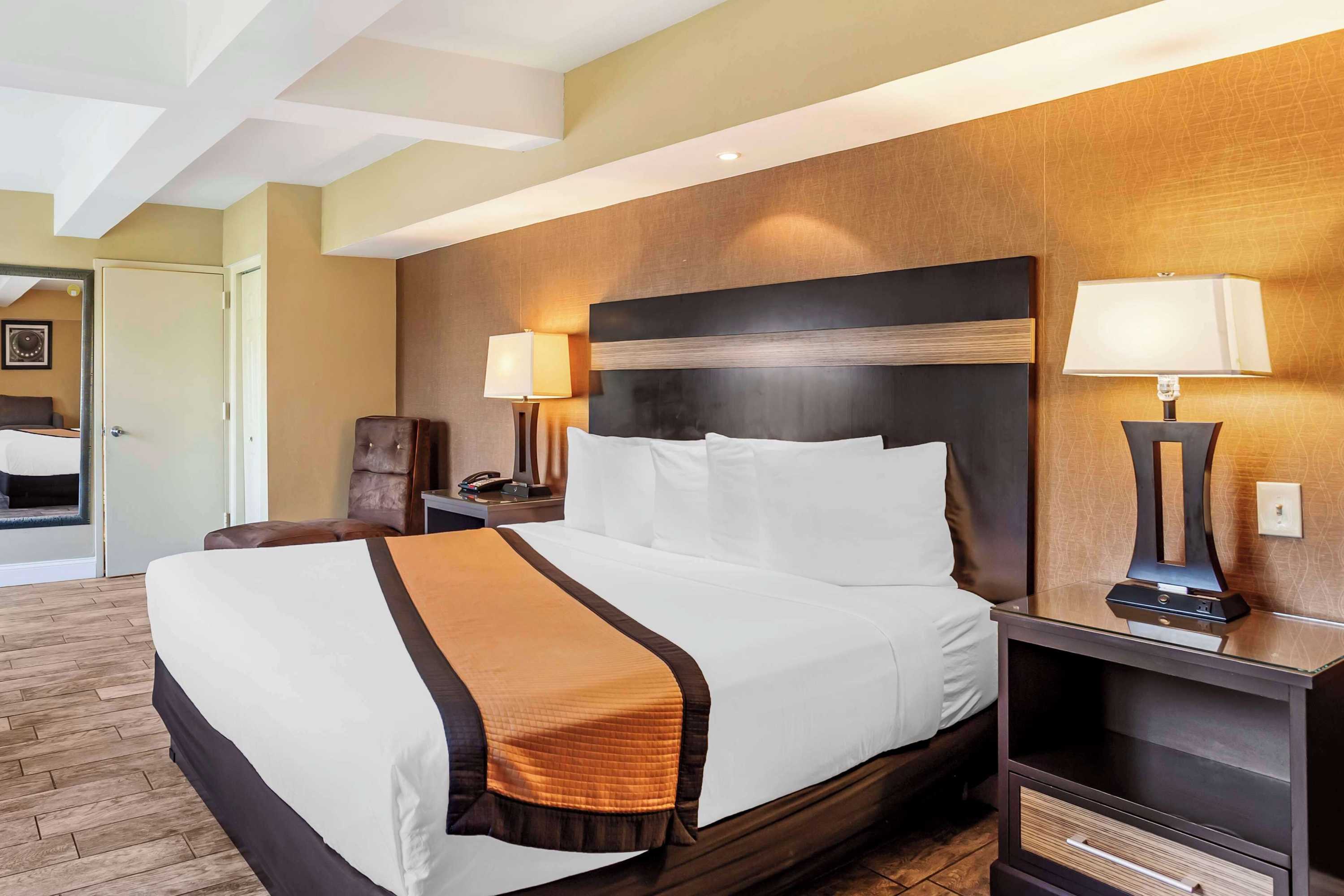 Gift card for Best Western Plus Newark Airport West Gift card for Best Western Plus Newark Airport West