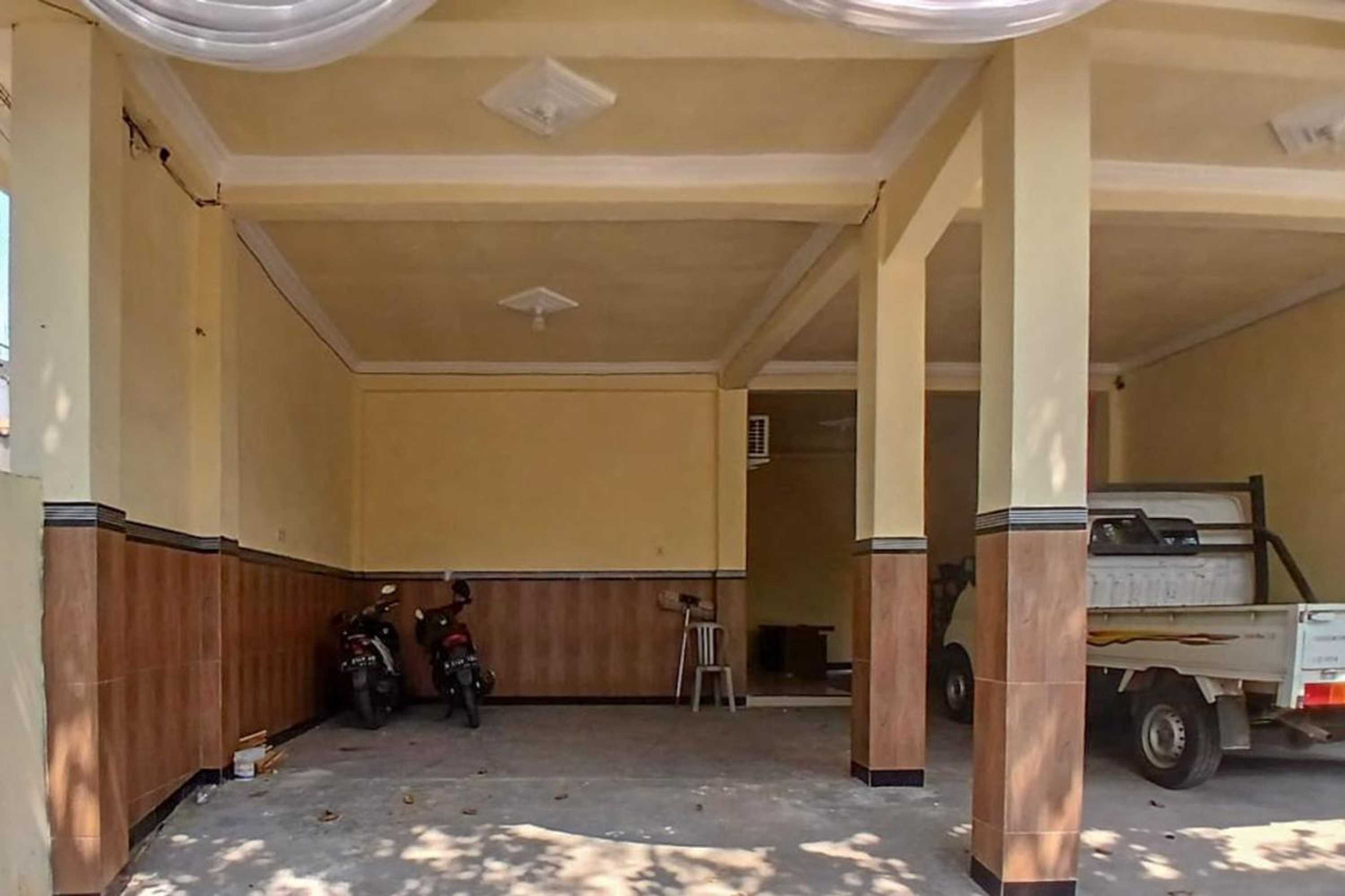 Gift card for Reddoorz at Dien Homestay Syariah Alun-Alun Pasuruan Gift card for Reddoorz at Dien Homestay Syariah Alun-Alun Pasuruan