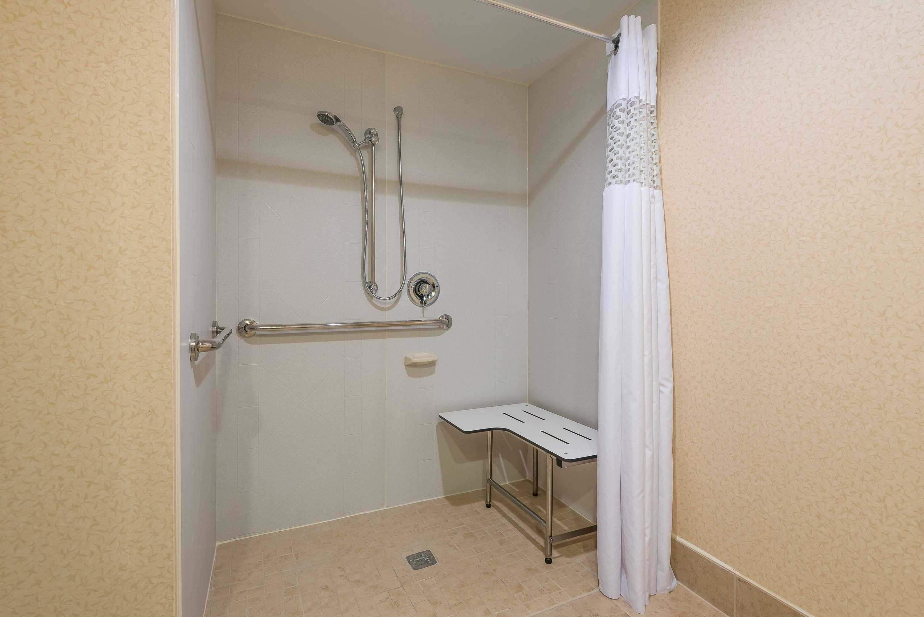 Gift card for Hampton Inn Parkersburg-Mineral Wells Gift card for Hampton Inn Parkersburg-Mineral Wells