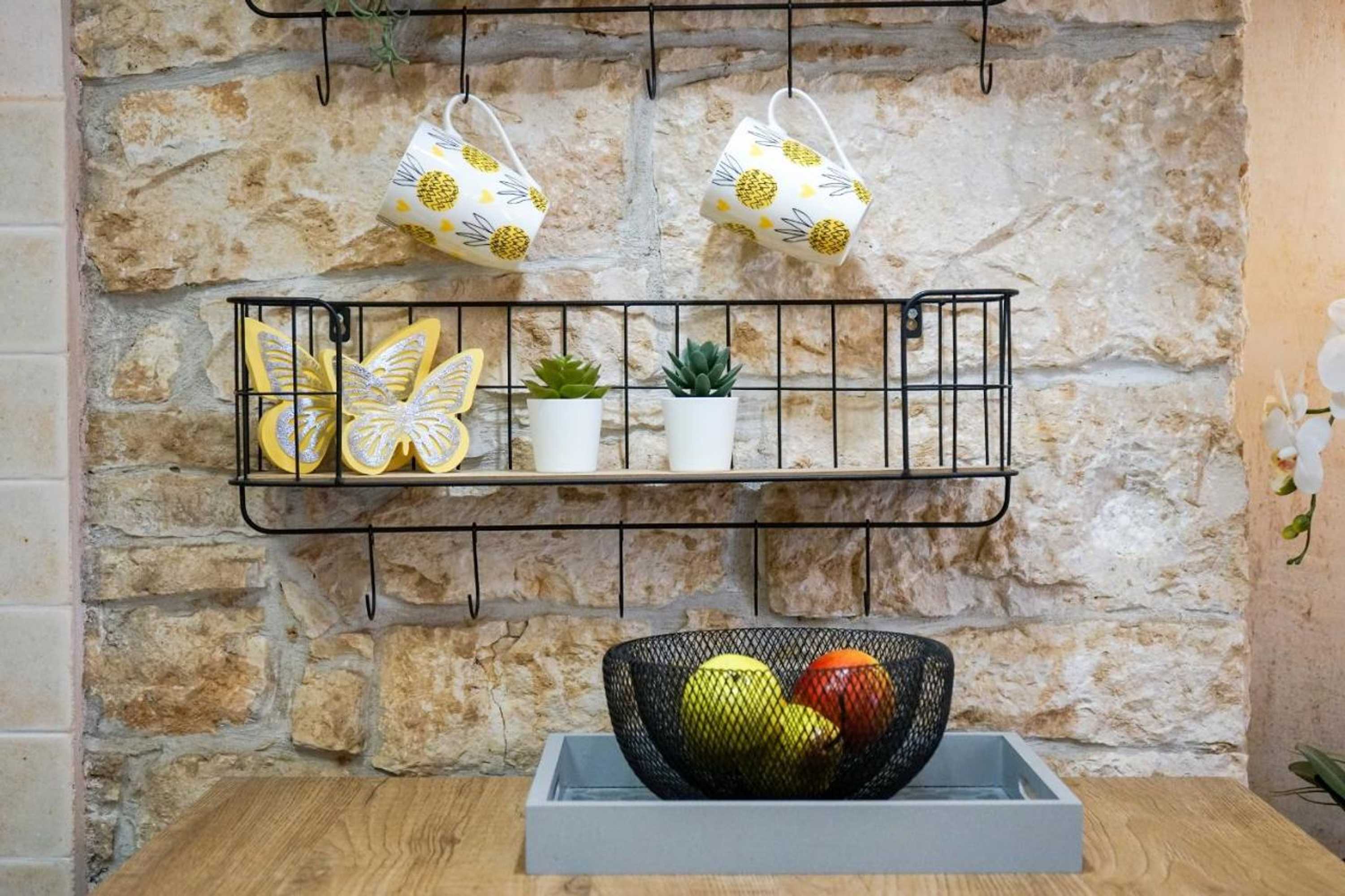 Gift card for Leon With Private Pool