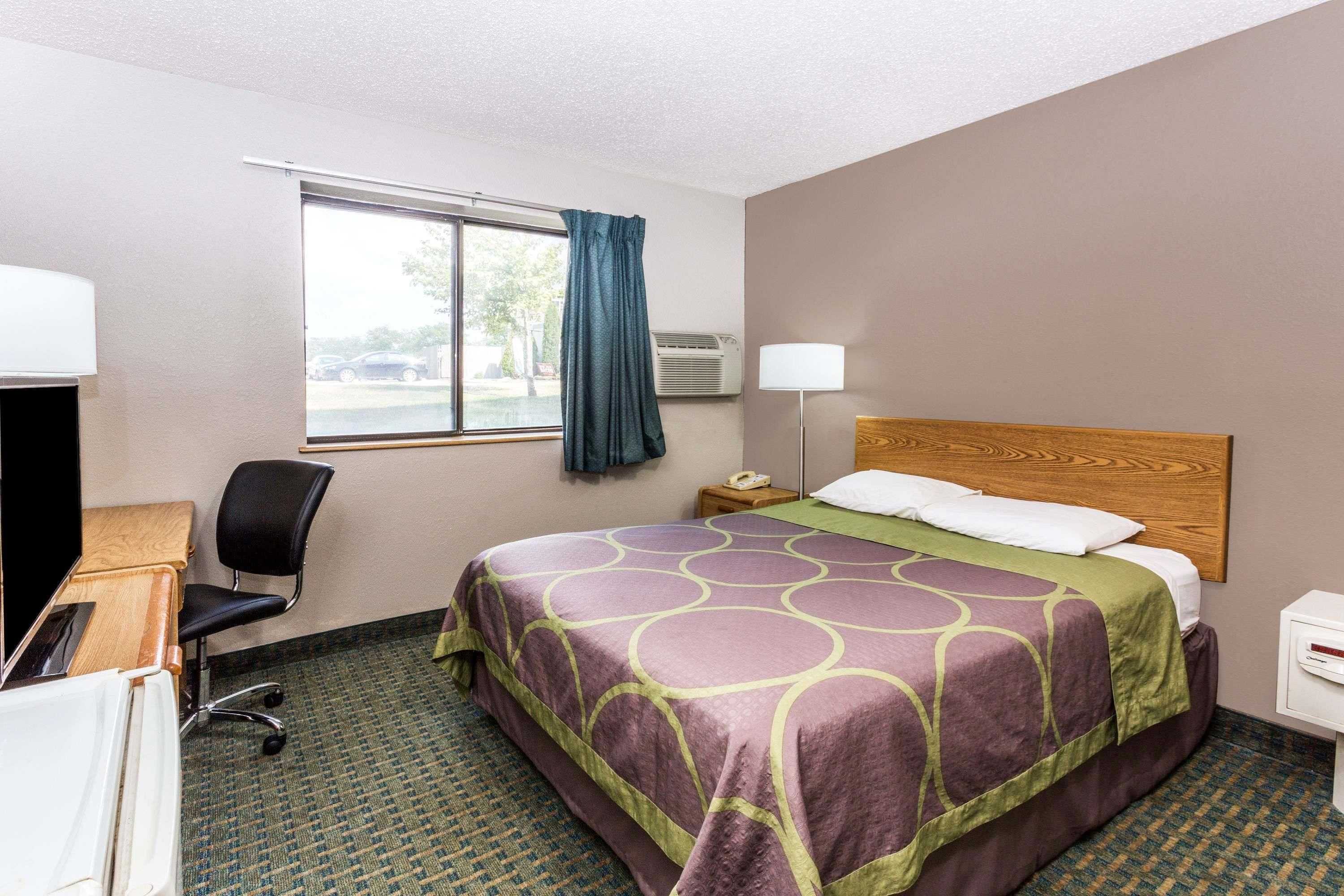 Gift card for Super 8 by Wyndham St. Charles Gift card for Super 8 by Wyndham St. Charles