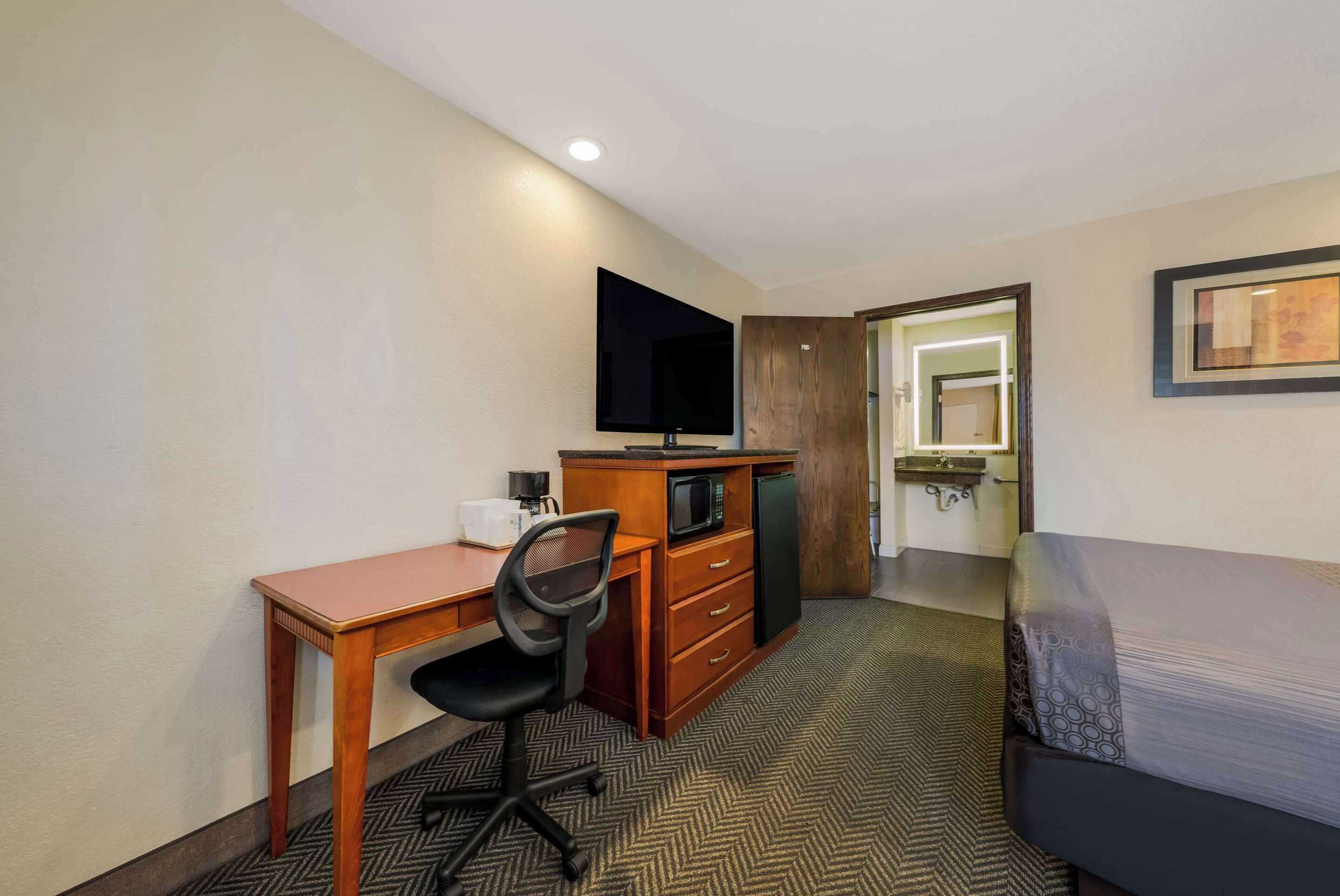 Gift card for Rodeway Inn South San Francisco Airport Gift card for Rodeway Inn South San Francisco Airport