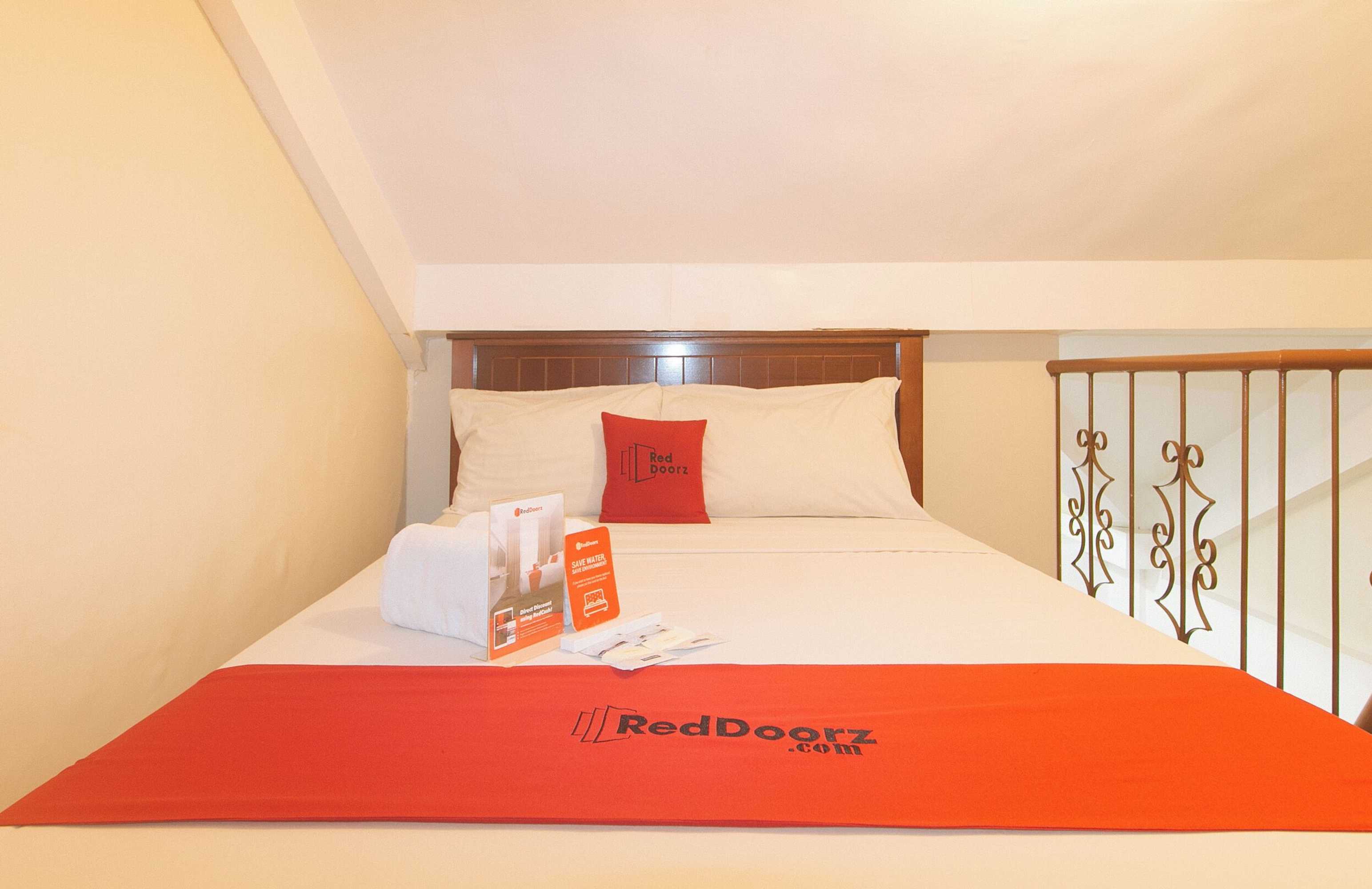 Gift card for Reddoorz @ Moonwalk Paranaque Gift card for Reddoorz @ Moonwalk Paranaque