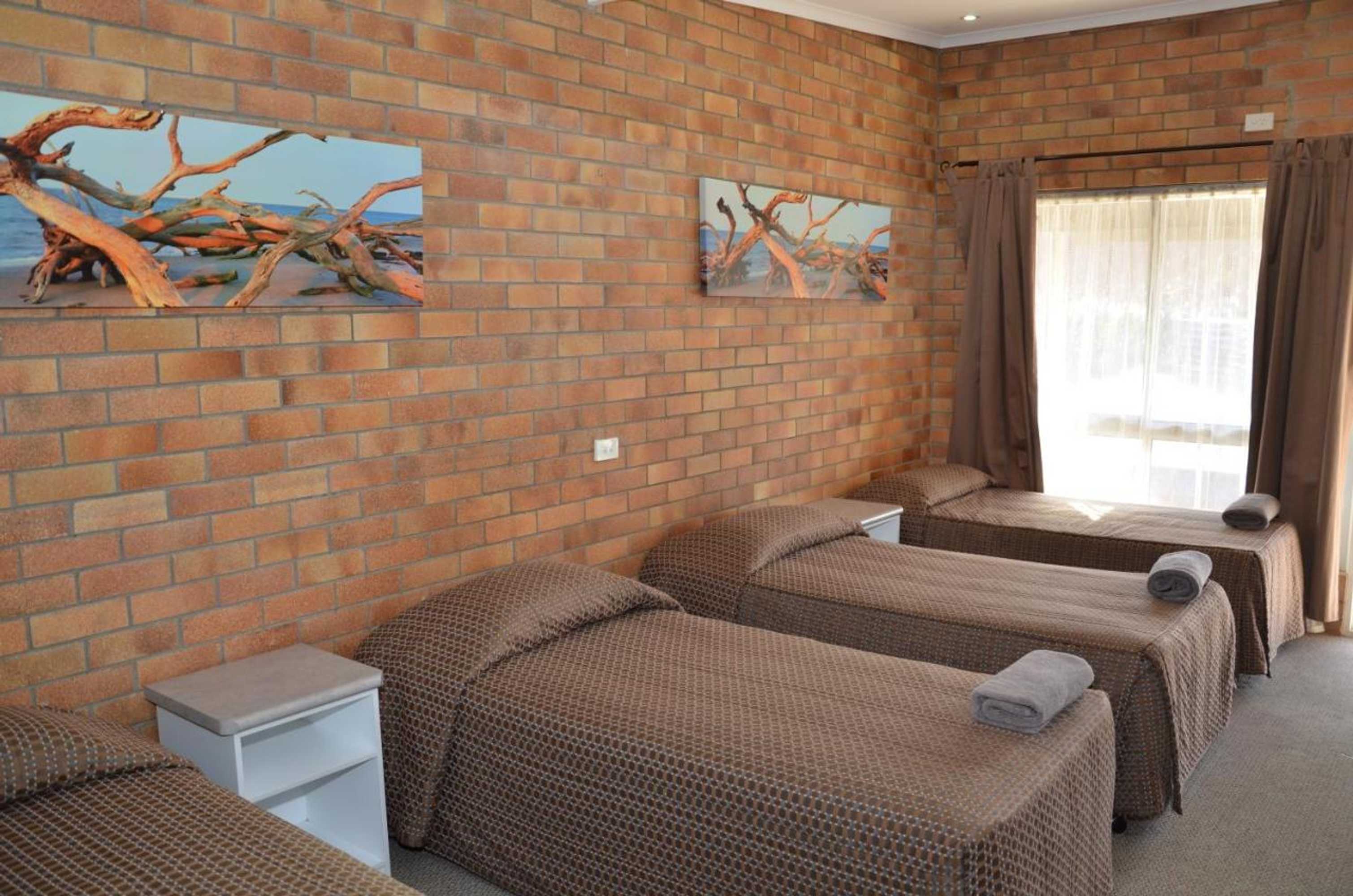 Gift card for Warwick Motor Inn