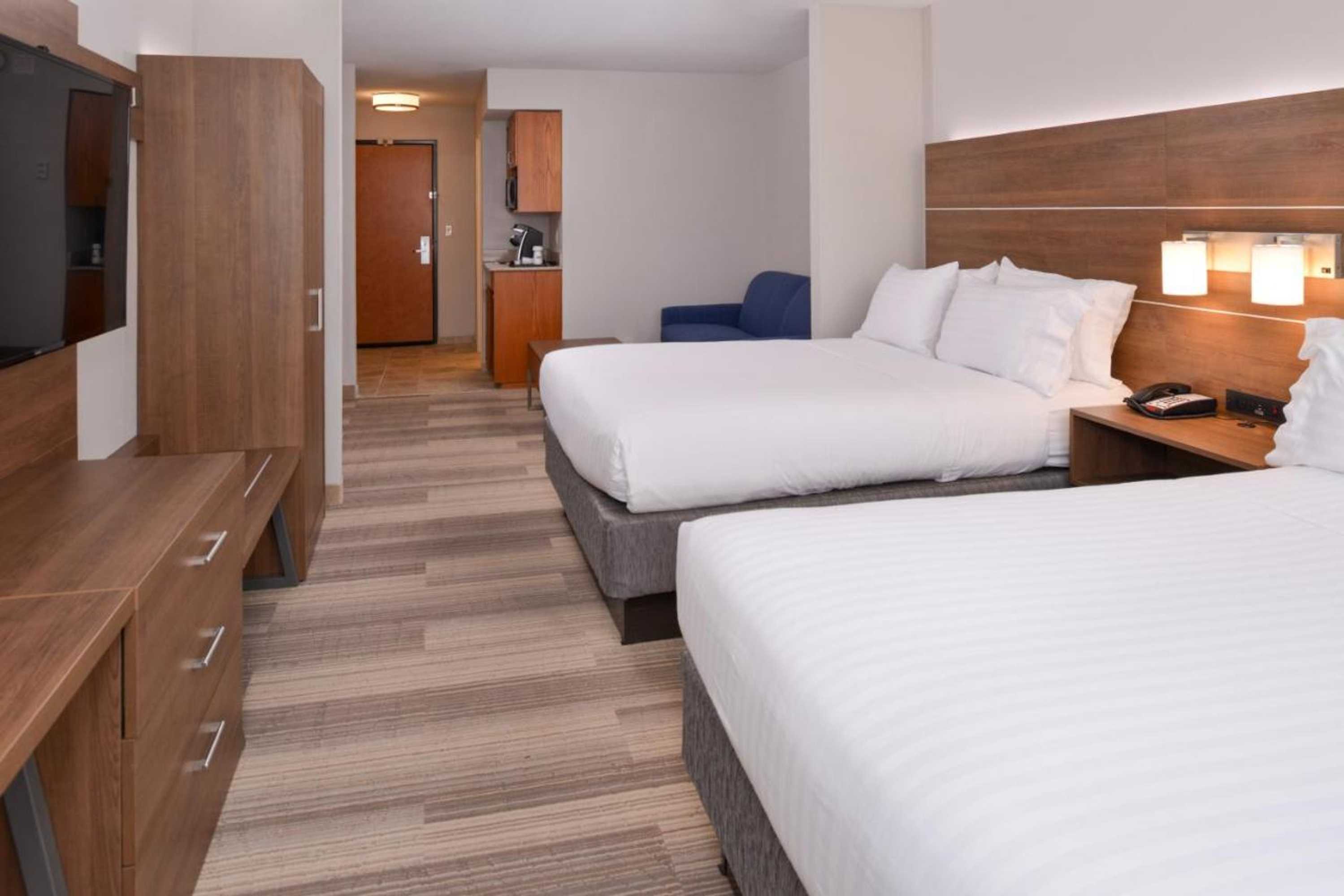Gift card for Holiday Inn Express & Suites Parkersburg-Mineral Wells by Ihg Gift card for Holiday Inn Express & Suites Parkersburg-Mineral Wells by Ihg