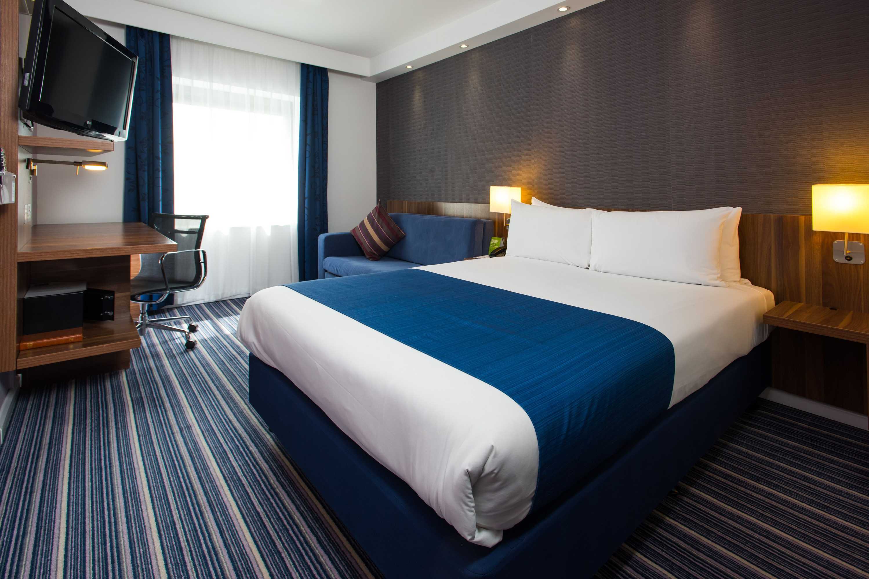 Gift card for Holiday Inn Express London - Wimbledon South by Ihg Gift card for Holiday Inn Express London - Wimbledon South by Ihg