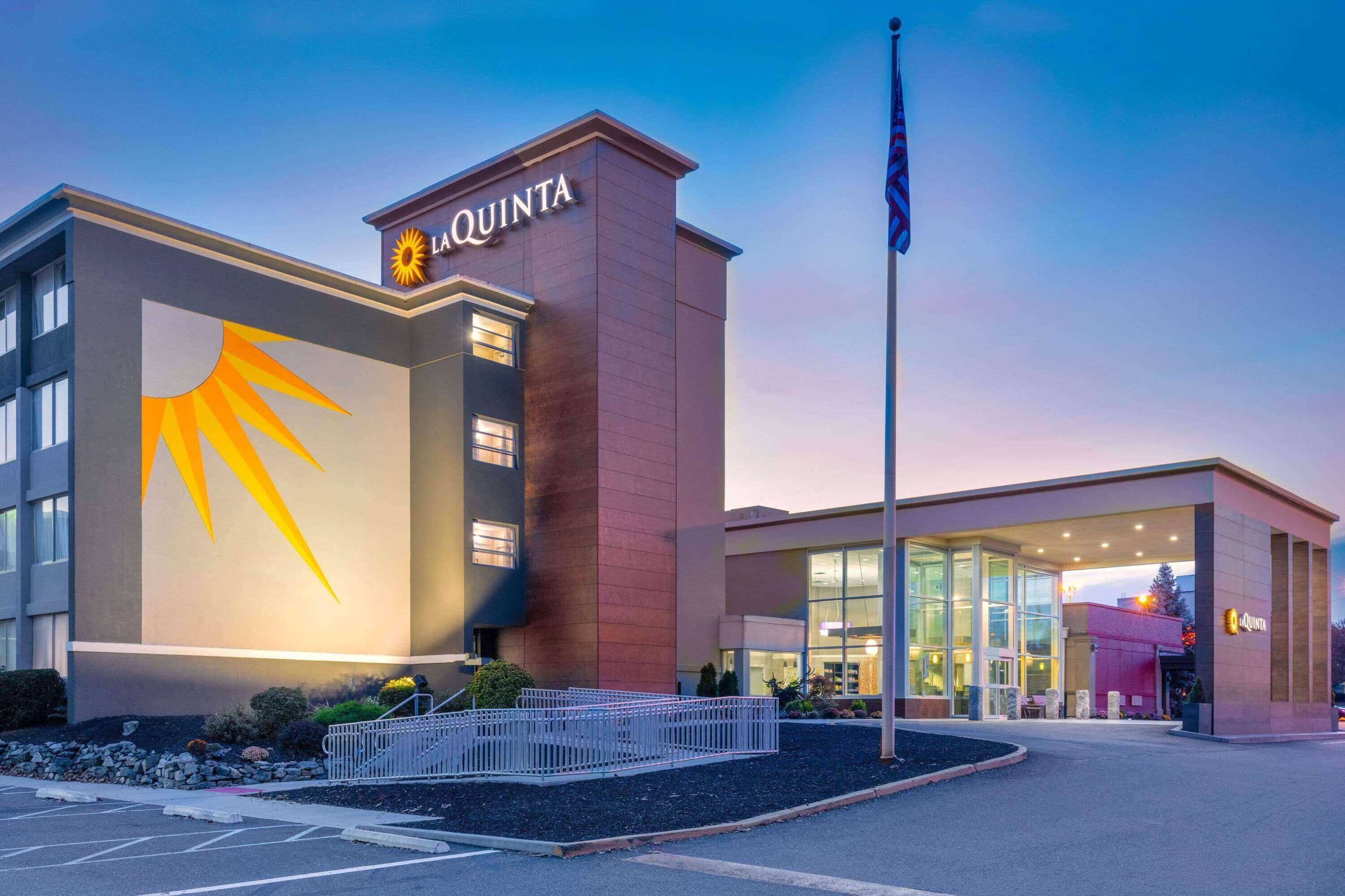 Gift card for La Quinta Inn & Suites by Wyndham Clifton/rutherford Gift card for La Quinta Inn & Suites by Wyndham Clifton/rutherford