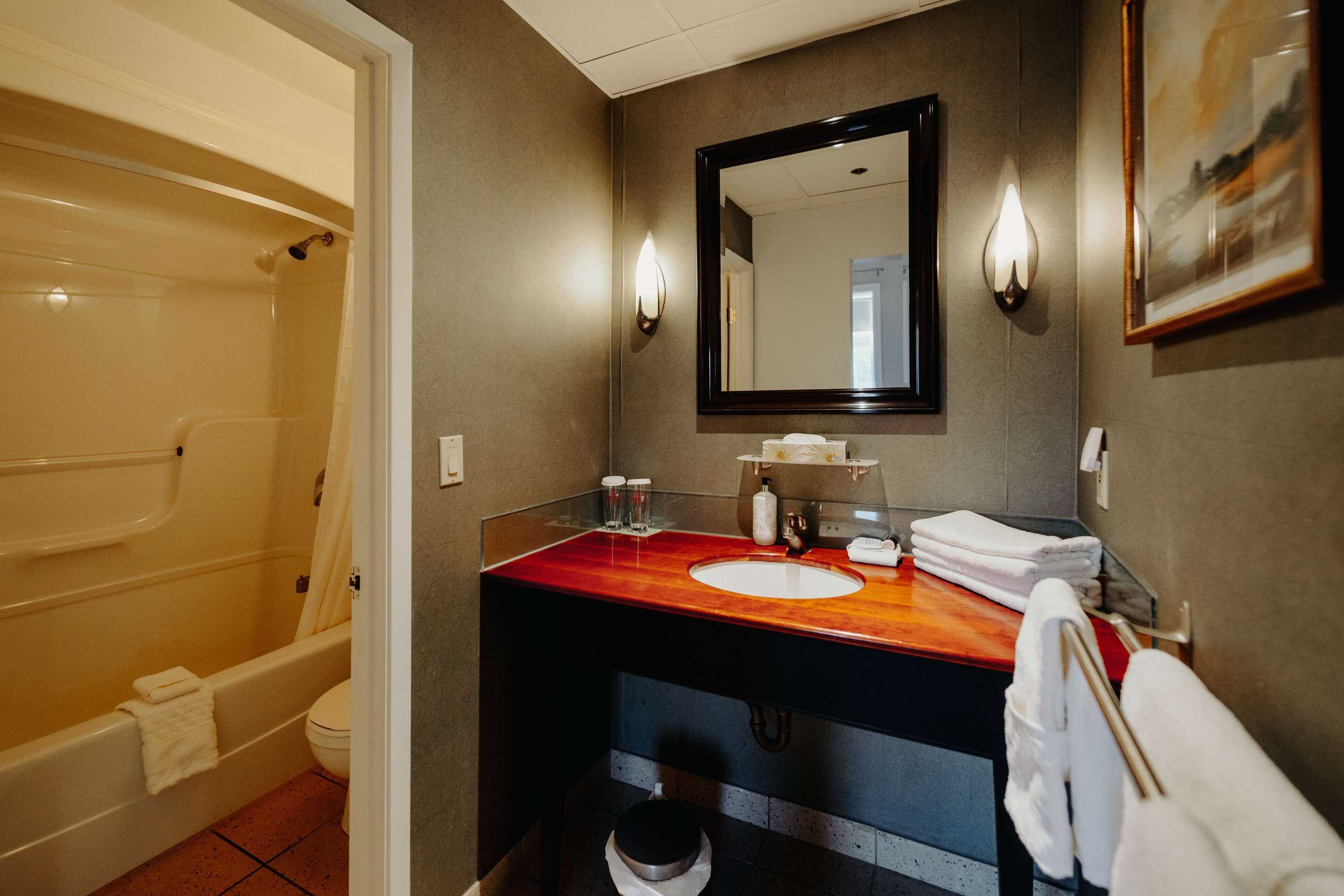 Gift card for Mercer Hotel Downtown, BW Premier Collection Gift card for Mercer Hotel Downtown, BW Premier Collection