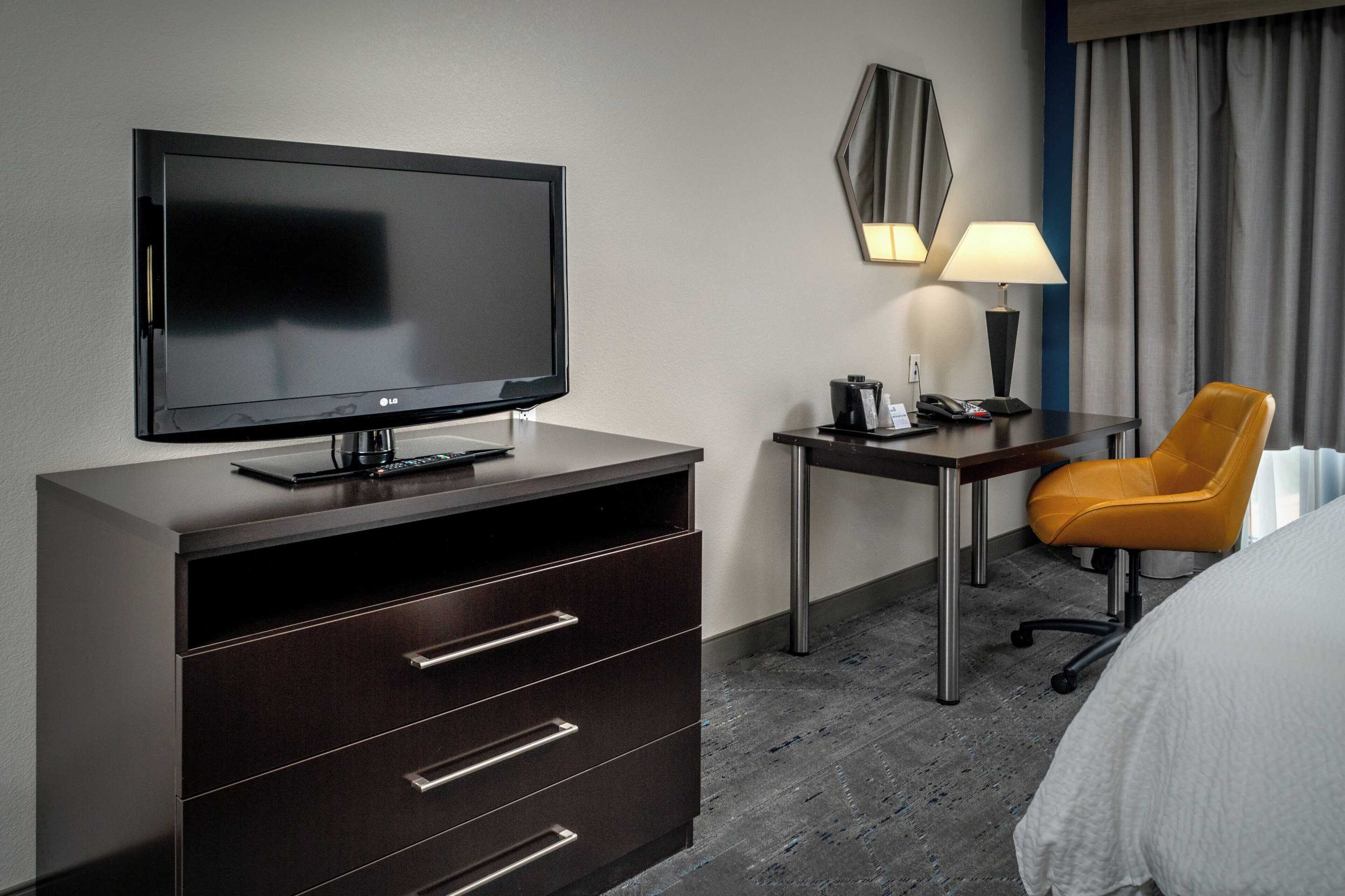 Gift card for Holiday Inn Express Hotel & Suites Cross Lanes by Ihg Gift card for Holiday Inn Express Hotel & Suites Cross Lanes by Ihg
