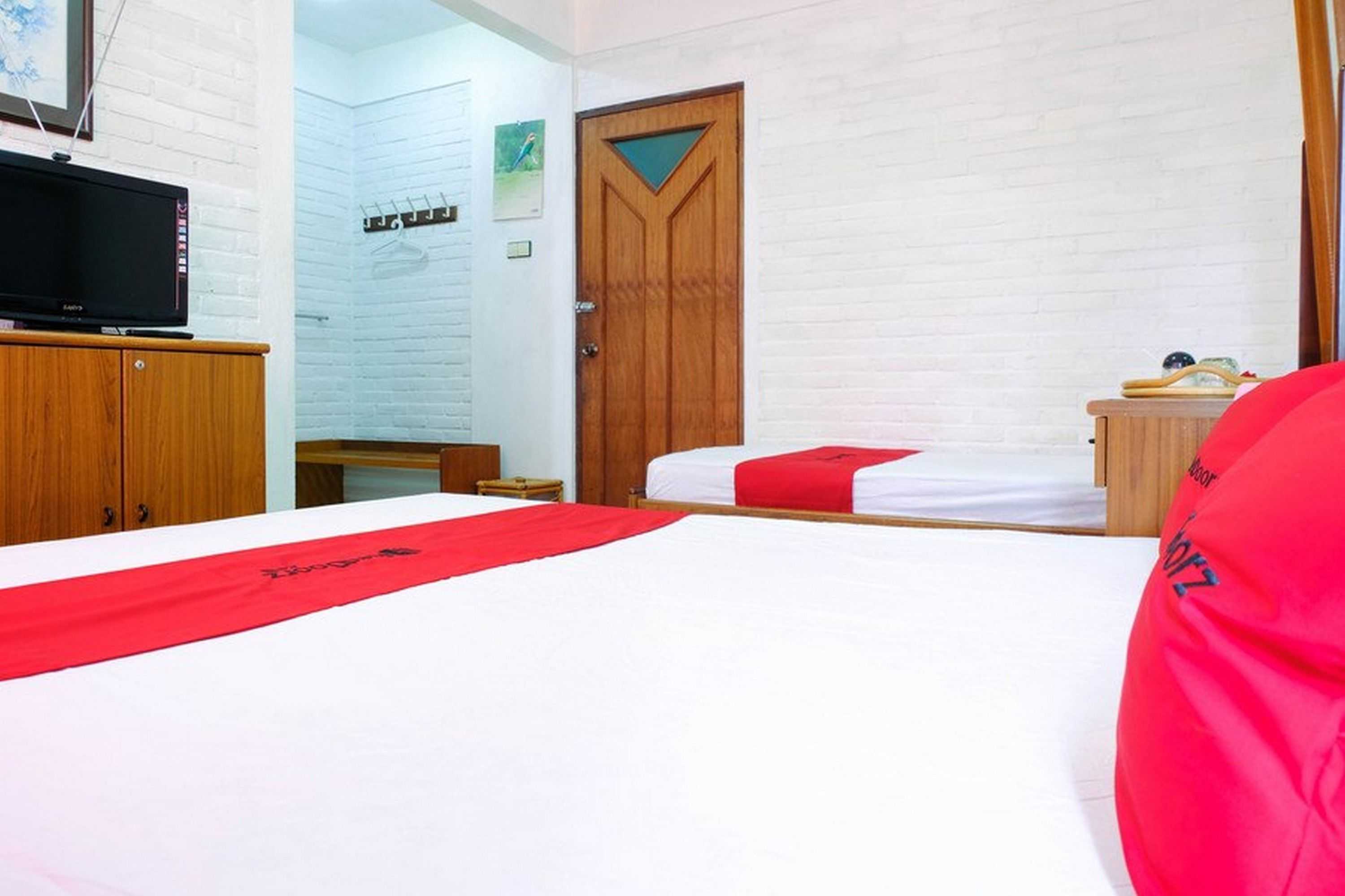Gift card for Reddoorz Syariah Near Kopeng Treetop Adventure Gift card for Reddoorz Syariah Near Kopeng Treetop Adventure
