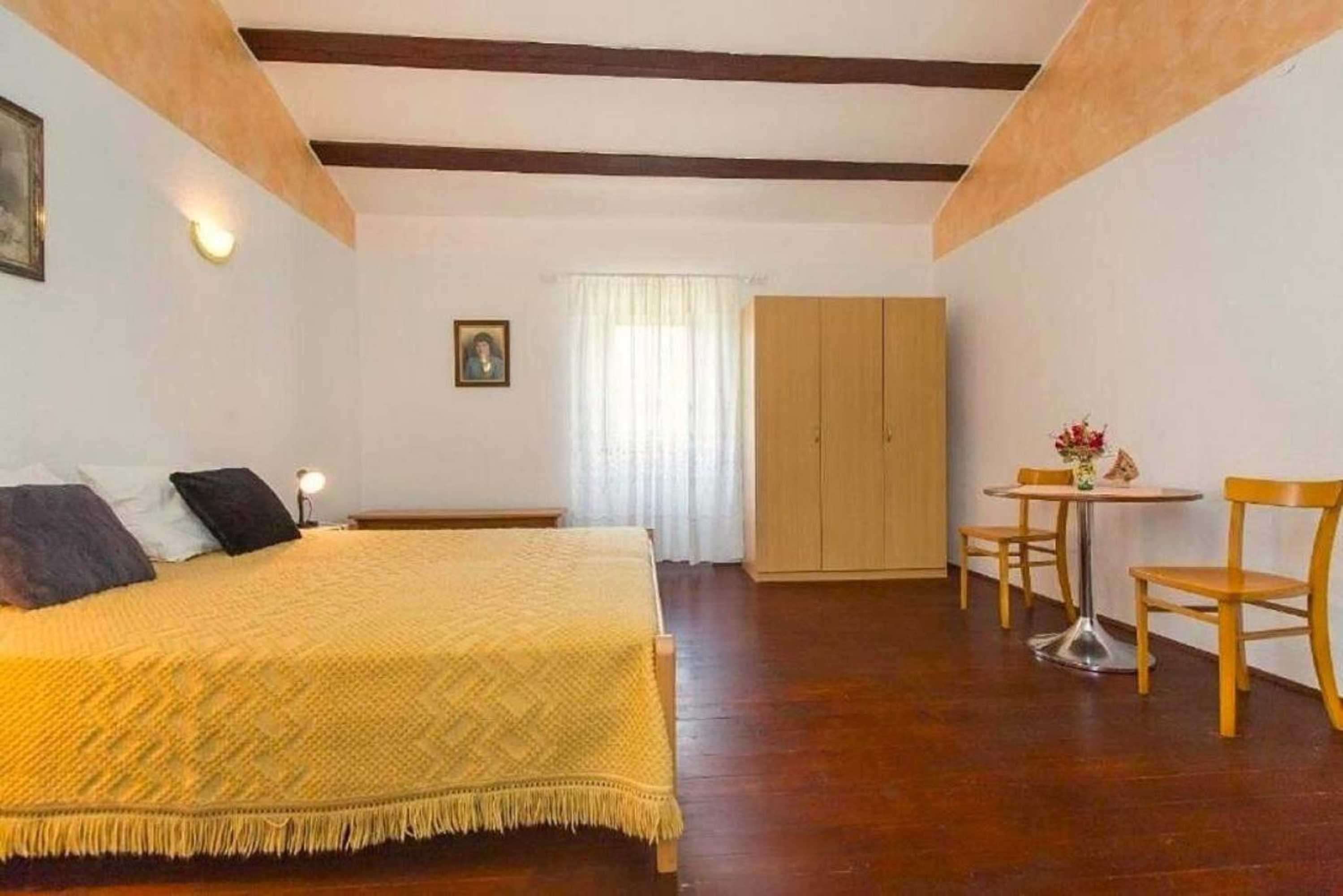 Gift card for House Dean