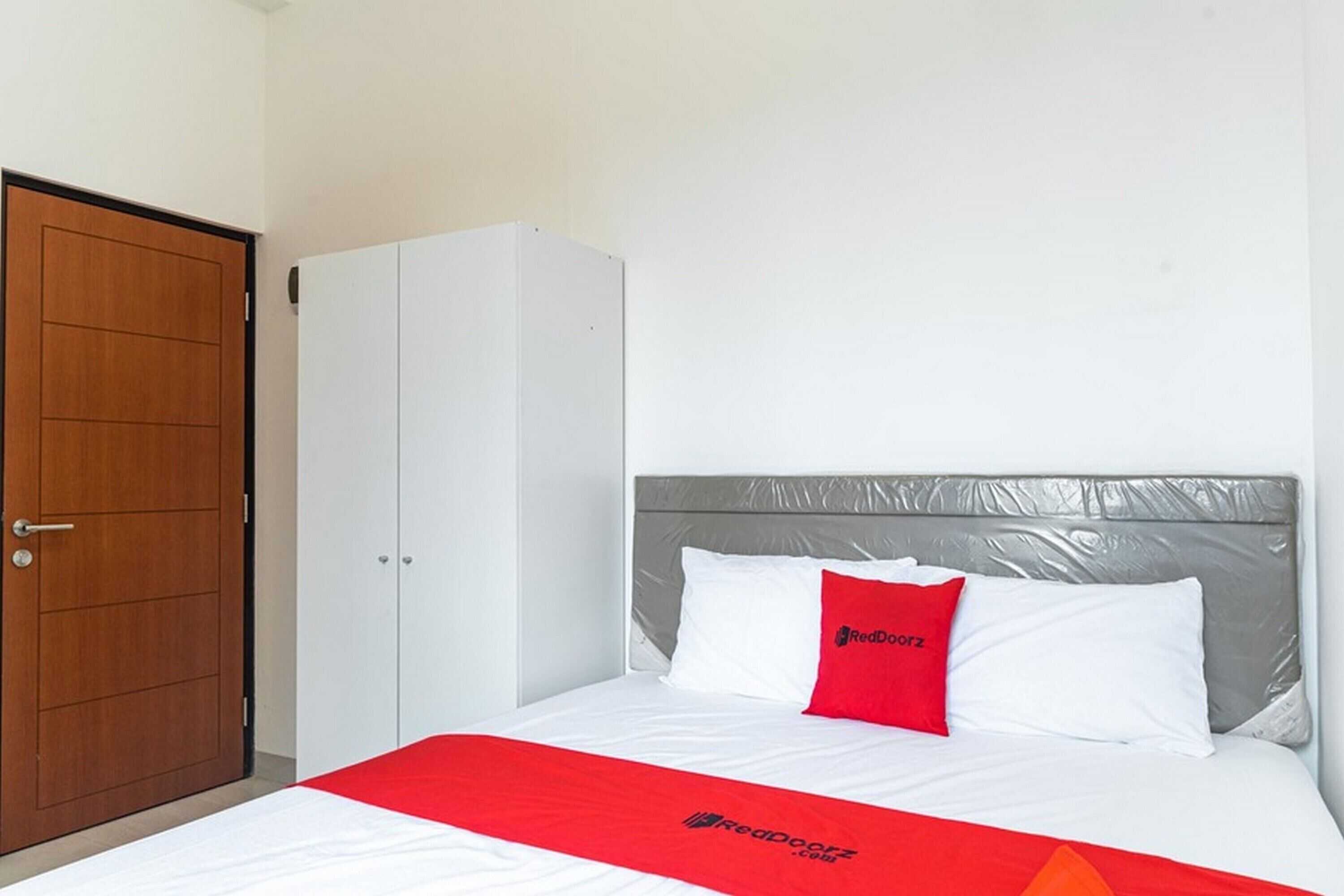 Gift card for Reddoorz Plus @ Ecohome Citra Raya Tangerang