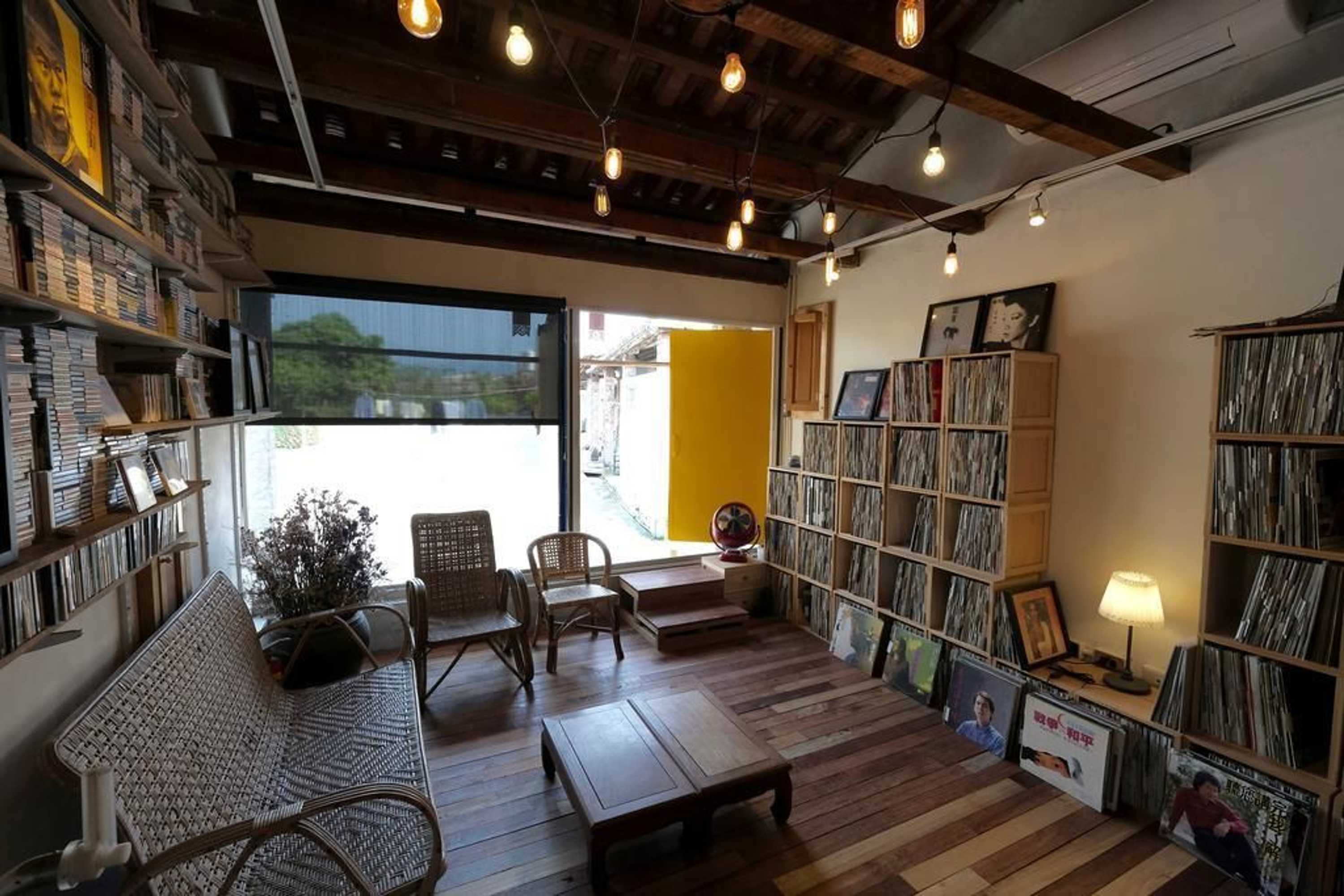 Gift card for 香蕉與黑膠 Yellow And Black Guest House Gift card for 香蕉與黑膠 Yellow And Black Guest House