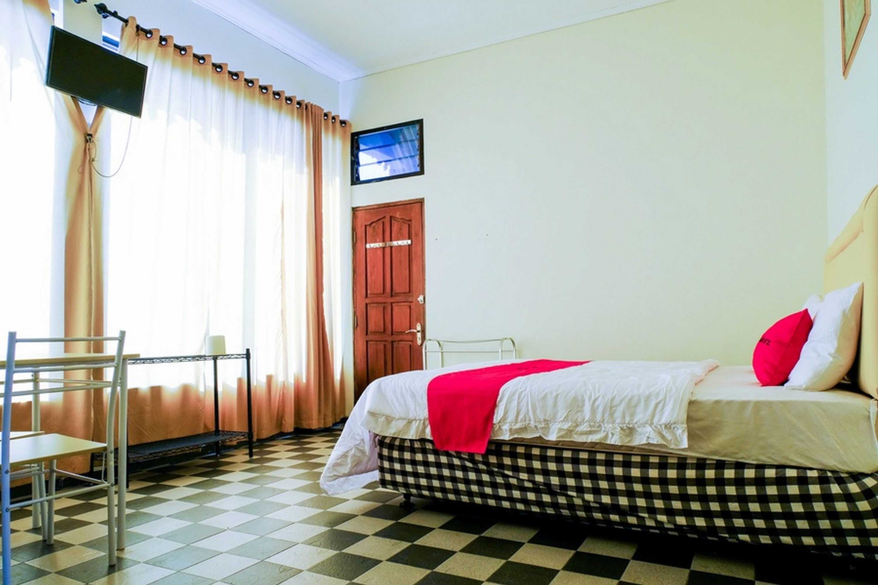 Gift card for Reddoorz Near Stab Syailendra Kopeng Gift card for Reddoorz Near Stab Syailendra Kopeng