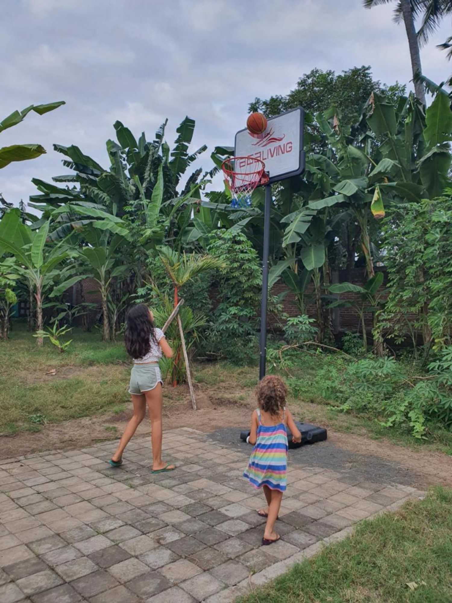 Gift card for Agaliving Medewi