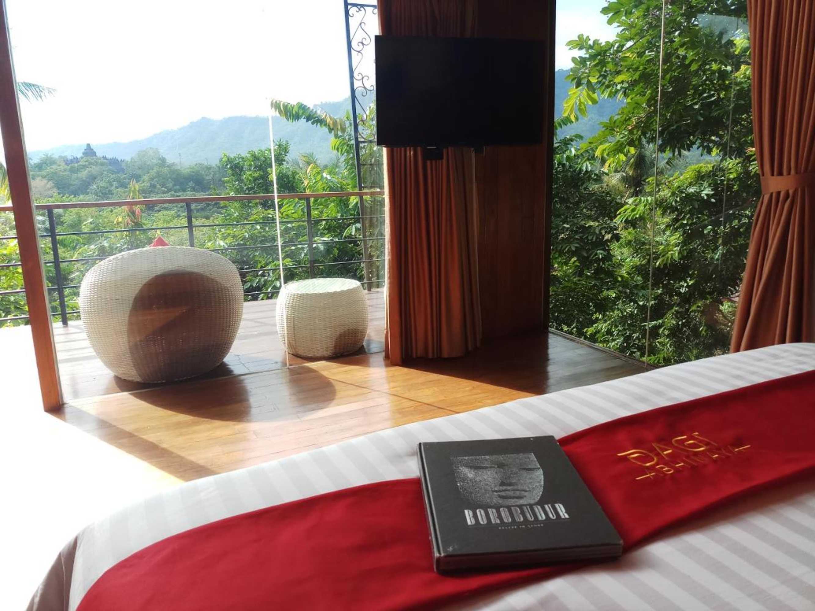 Gift card for Manohara Gift card for Manohara