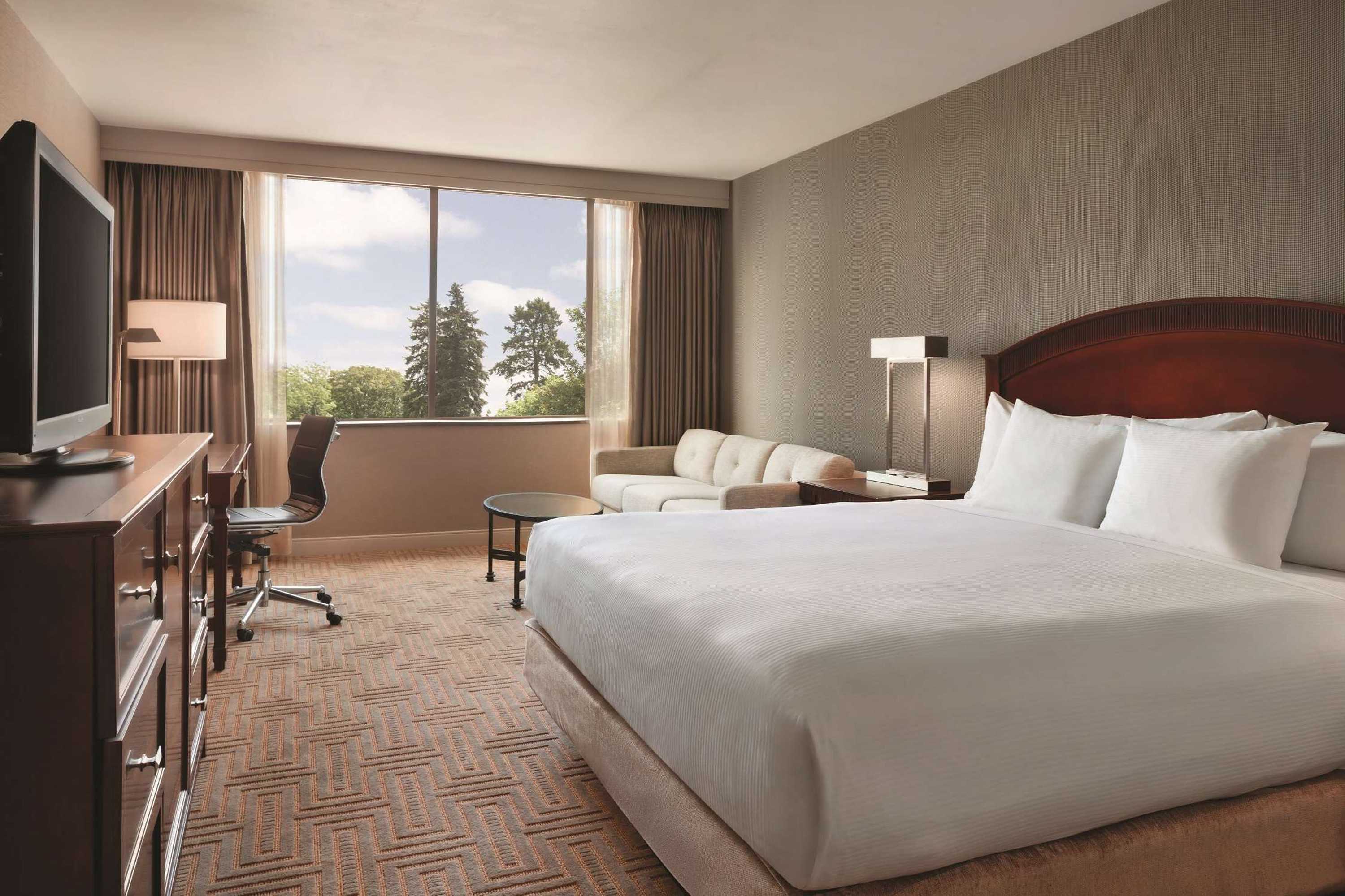 Gift card for Hilton East Brunswick Hotel & Executive Meeting Center