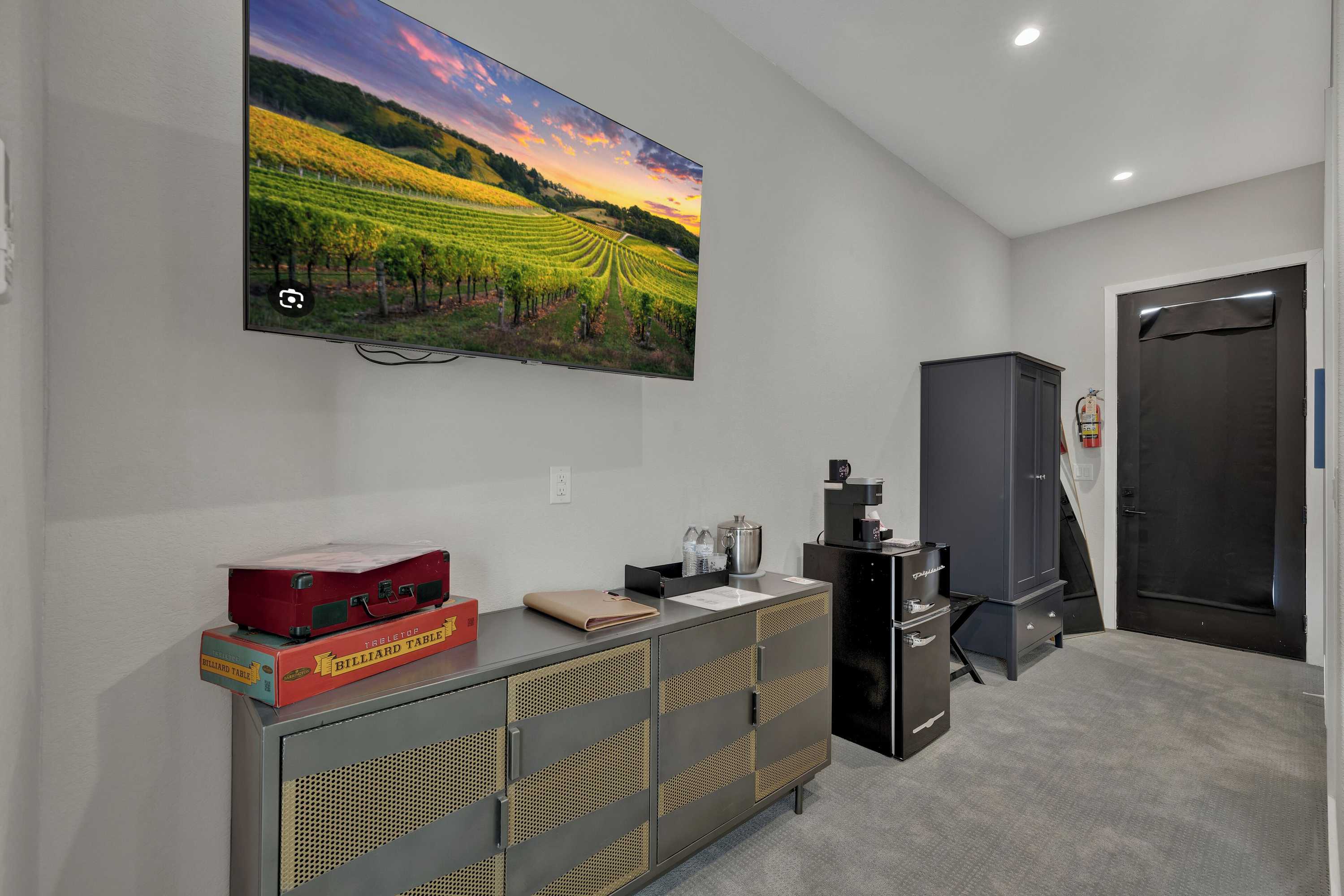 Gift card for The Bentley Hotel - Sinatra Room - Hill Country View