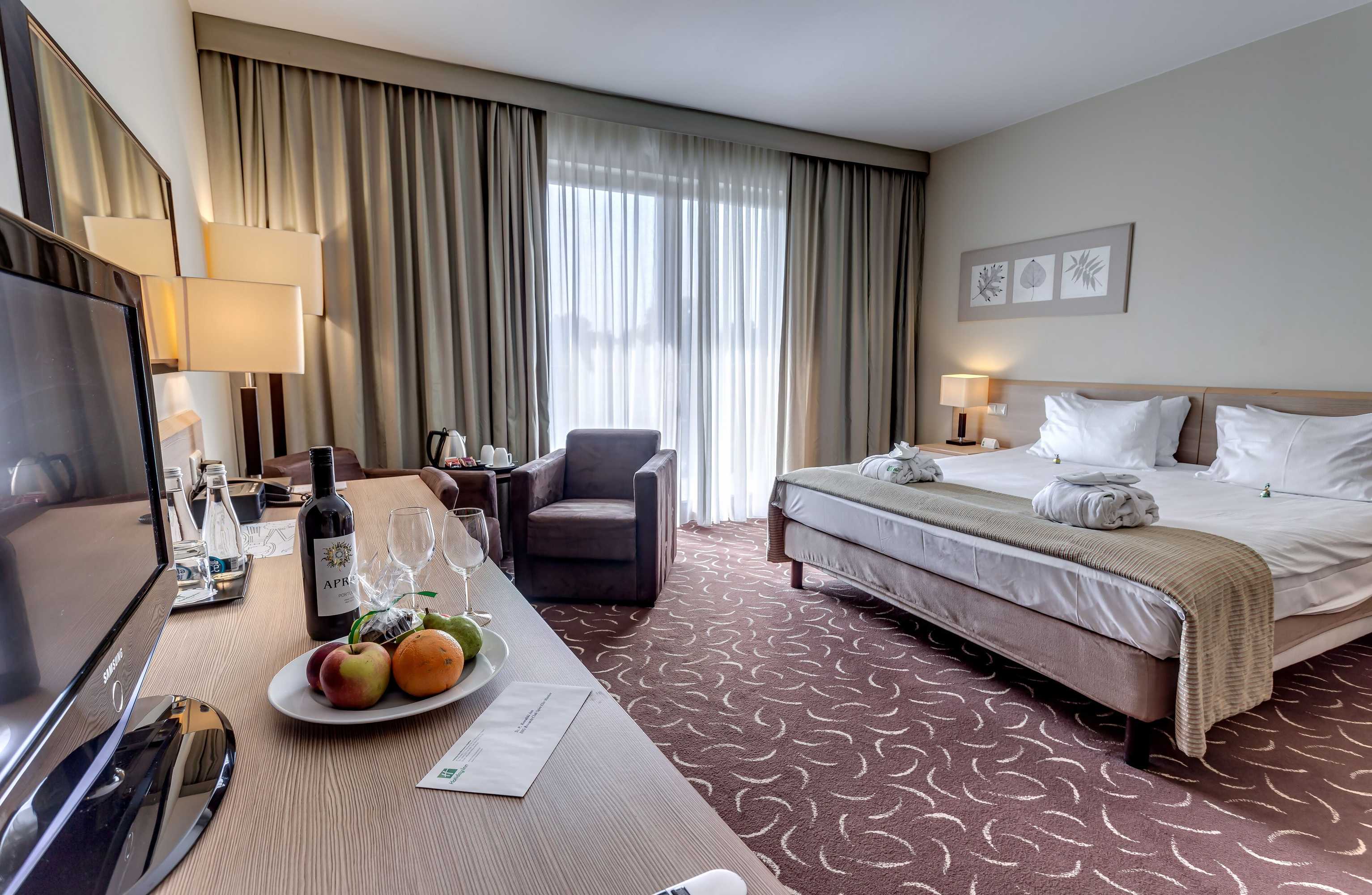 Gift card for Holiday Inn Resort Warszawa Józefów**** by Ihg Gift card for Holiday Inn Resort Warszawa Józefów**** by Ihg