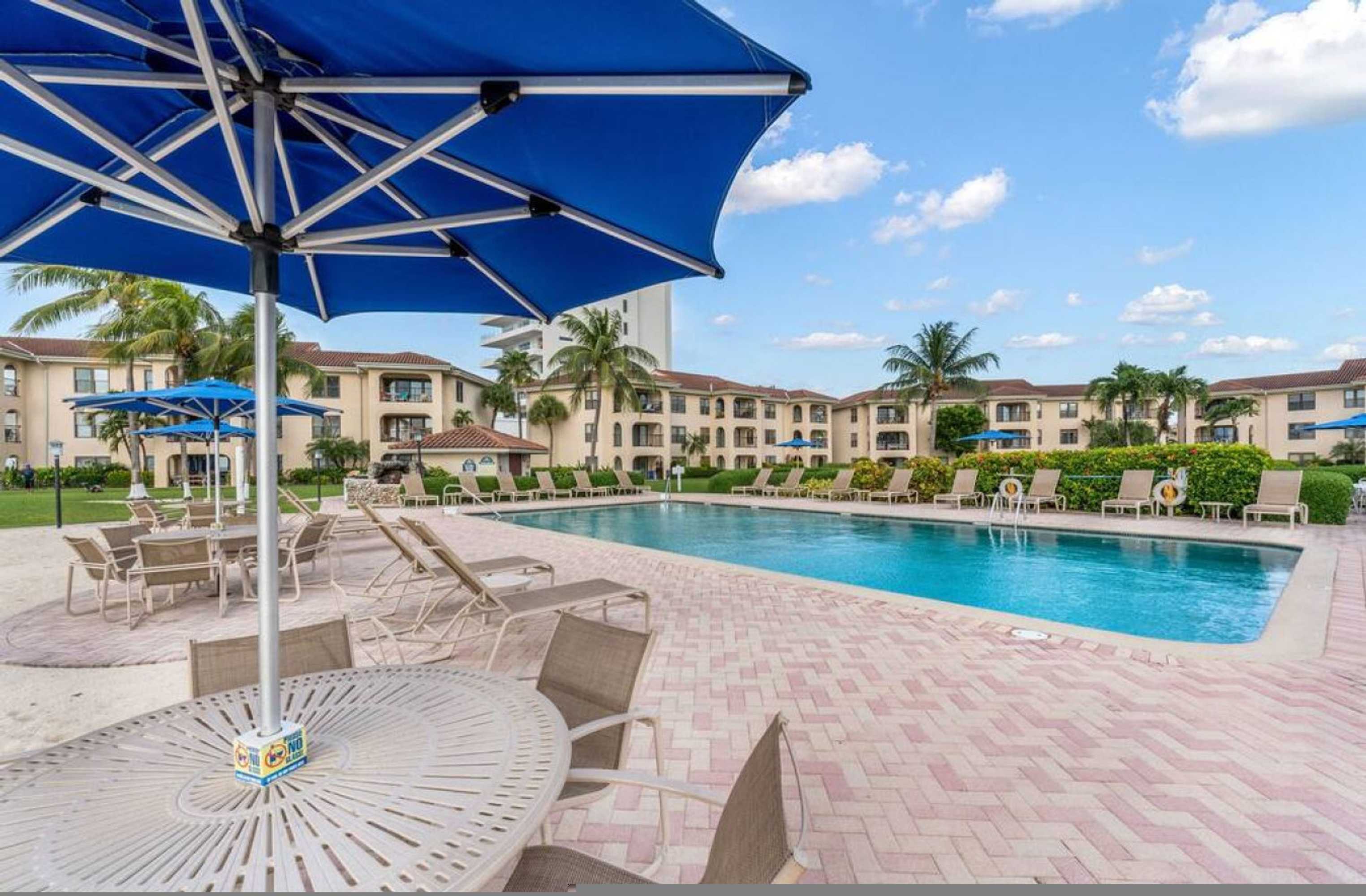 Gift card for Georgetown Villas #115 by Cayman Vacation Gift card for Georgetown Villas #115 by Cayman Vacation