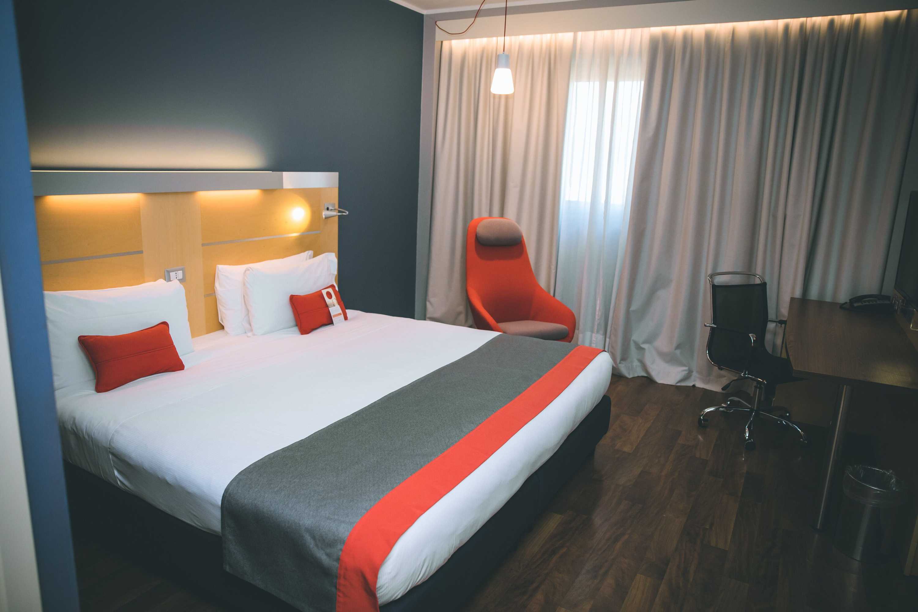 Gift card for Holiday Inn Express Milan - Malpensa Airport by Ihg Gift card for Holiday Inn Express Milan - Malpensa Airport by Ihg