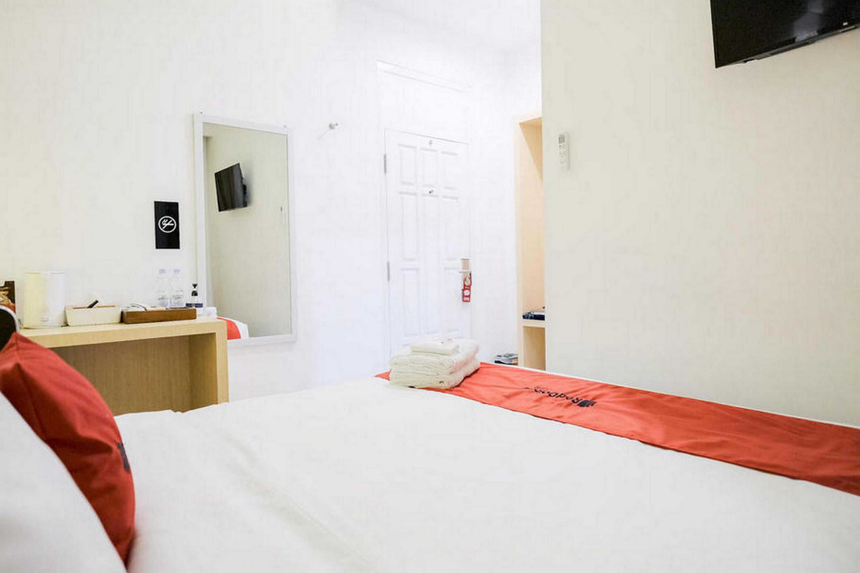 Gift card for Reddoorz Plus Syariah Near Museum Lampung Gift card for Reddoorz Plus Syariah Near Museum Lampung