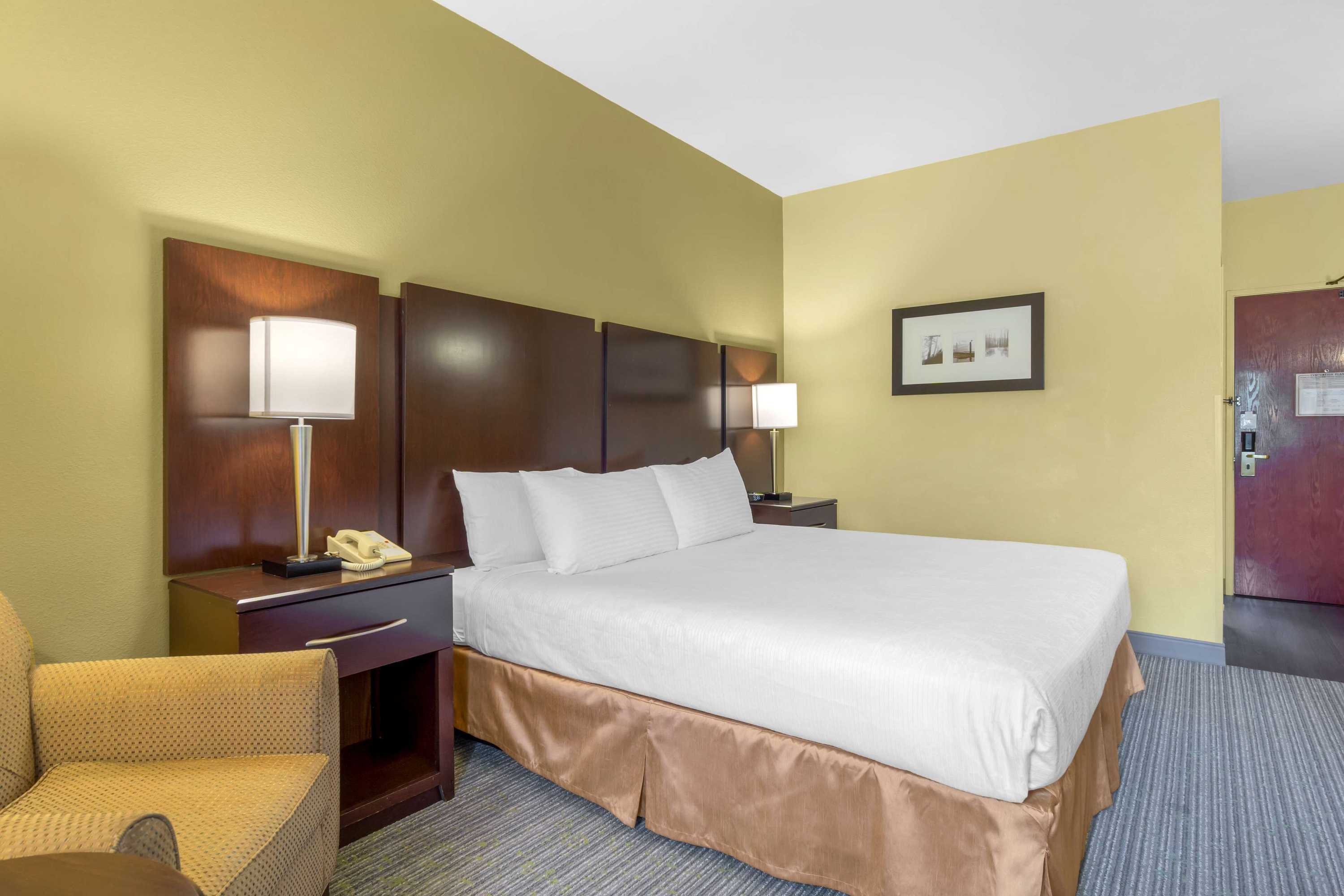 Gift card for Best Western Plus Plaza by The Green Gift card for Best Western Plus Plaza by The Green