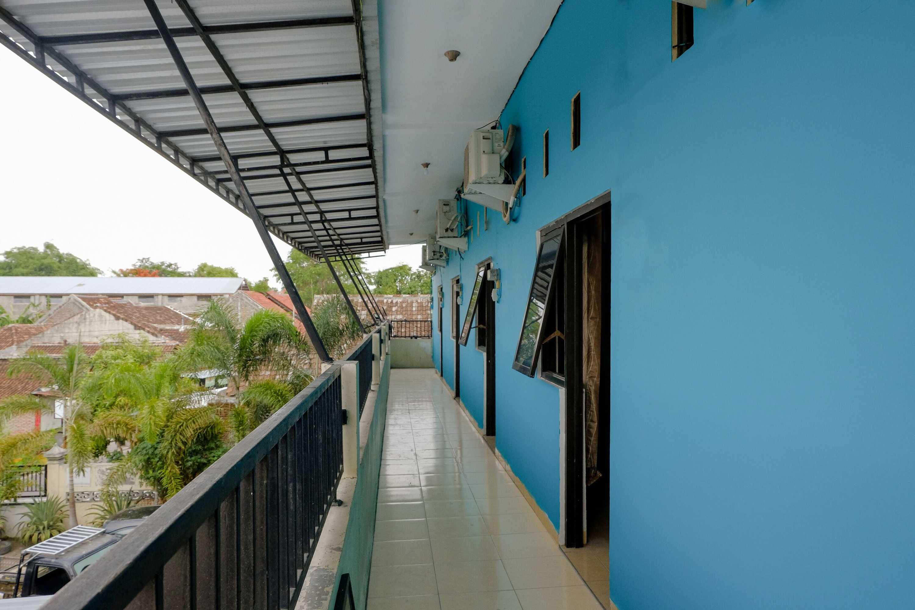 Gift card for Oyo 1784 Hj. Aniek Residence Gift card for Oyo 1784 Hj. Aniek Residence